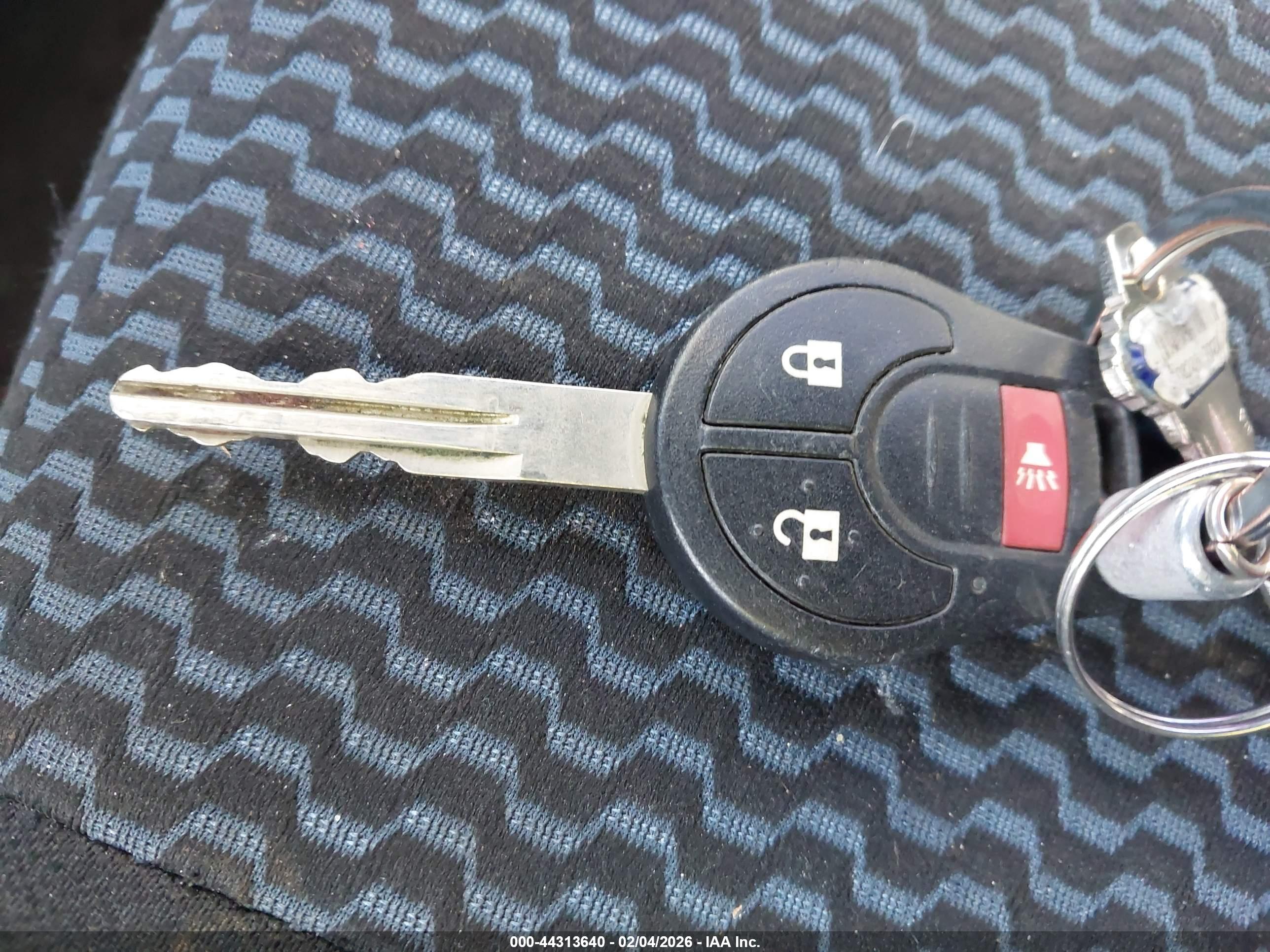 NISSAN VERSA image 11