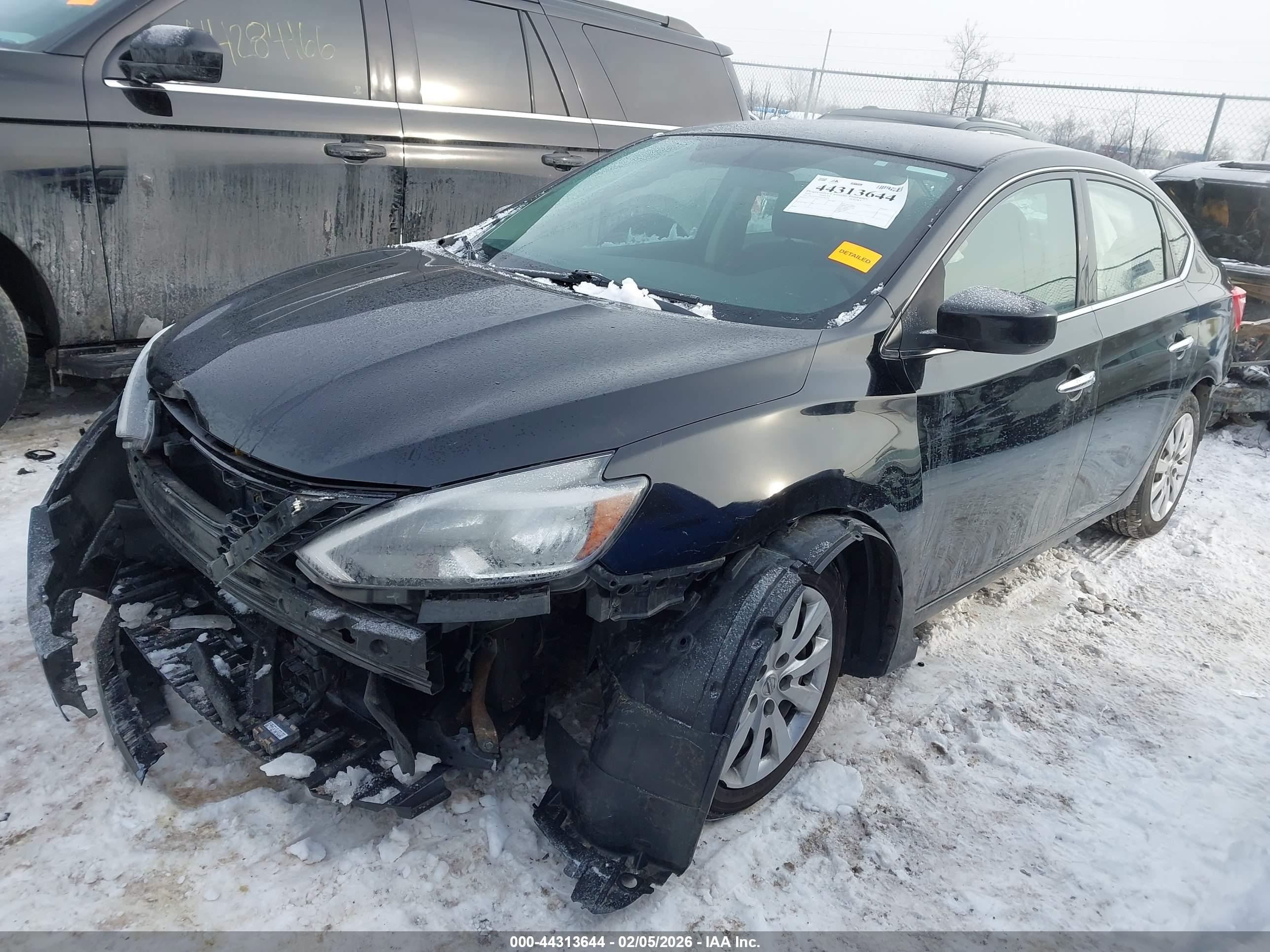 NISSAN SENTRA image 2