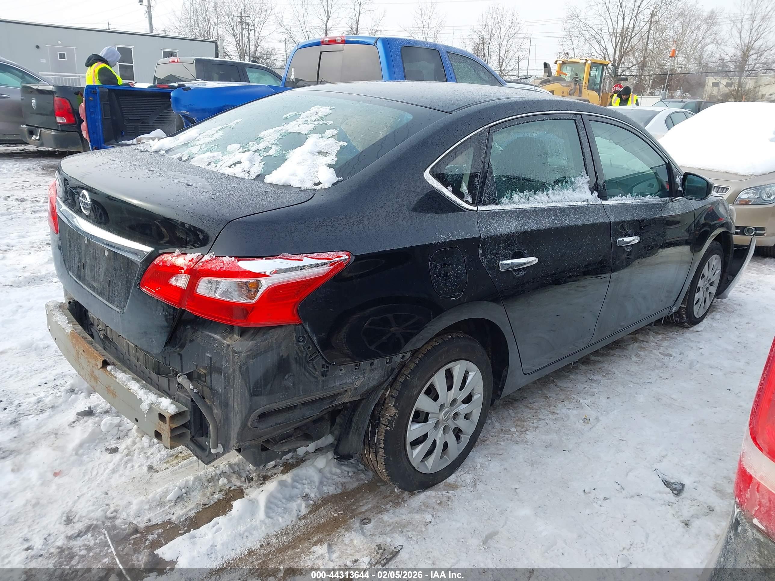 NISSAN SENTRA image 4