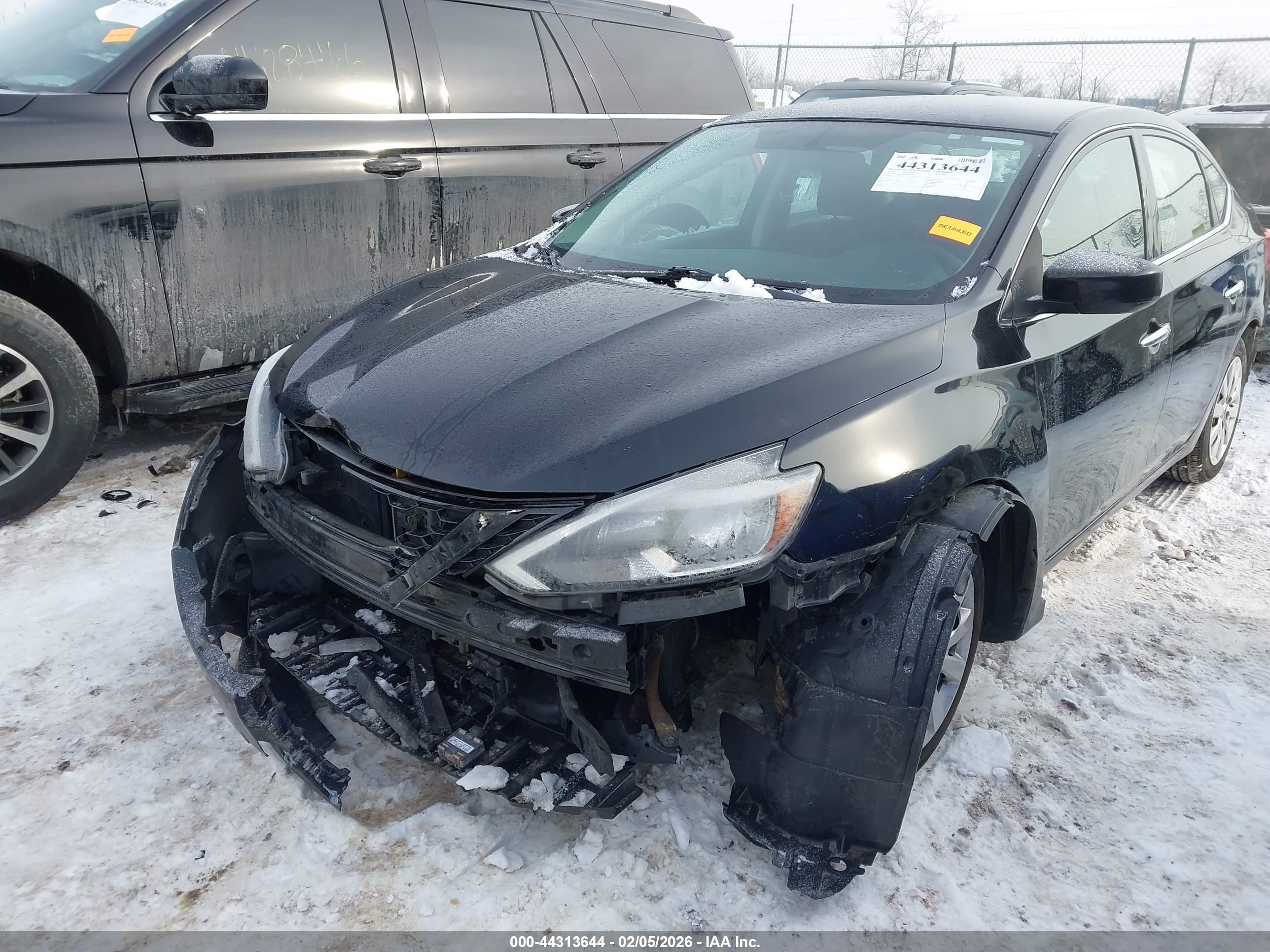 NISSAN SENTRA image 6
