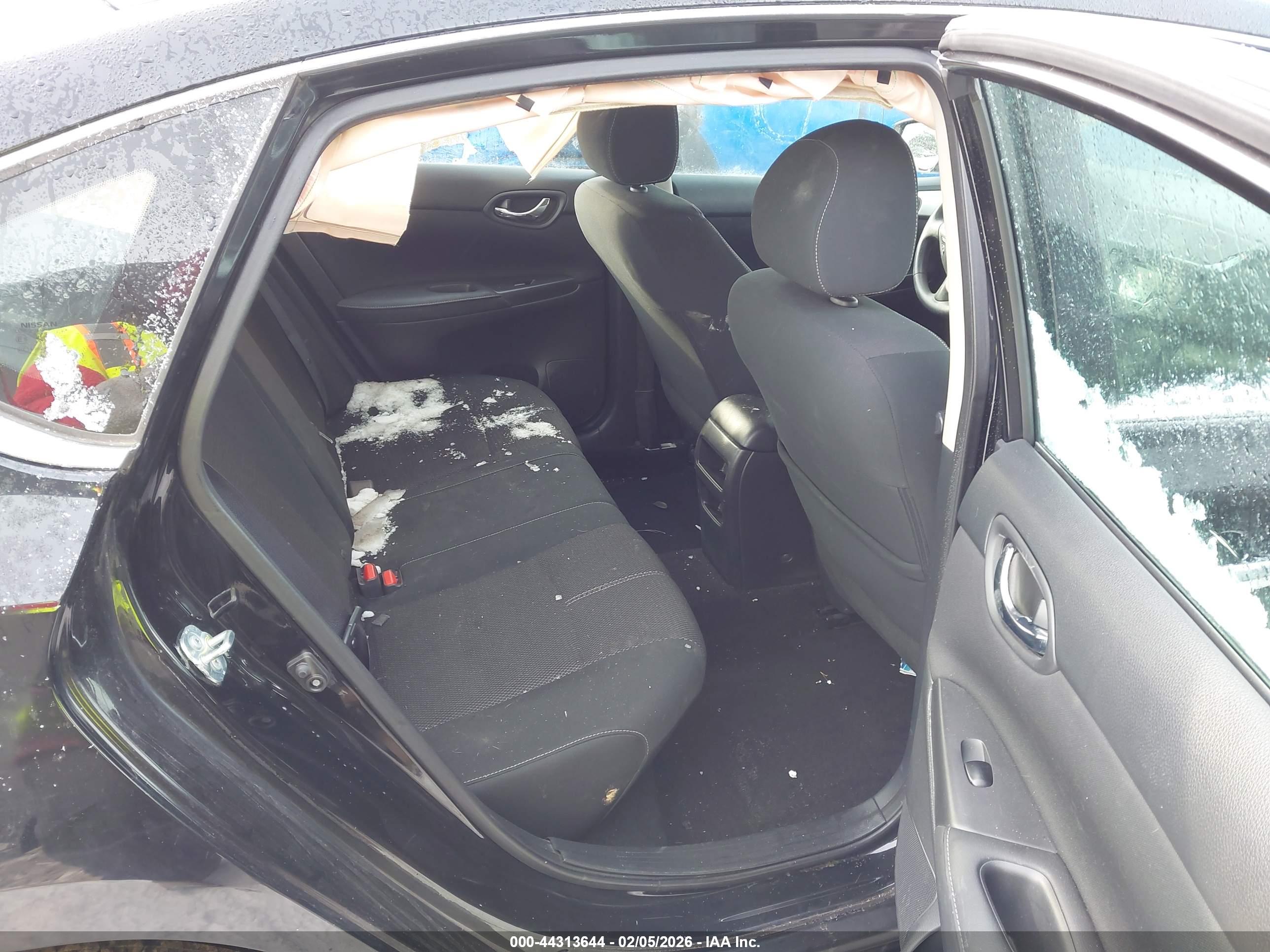 NISSAN SENTRA image 8
