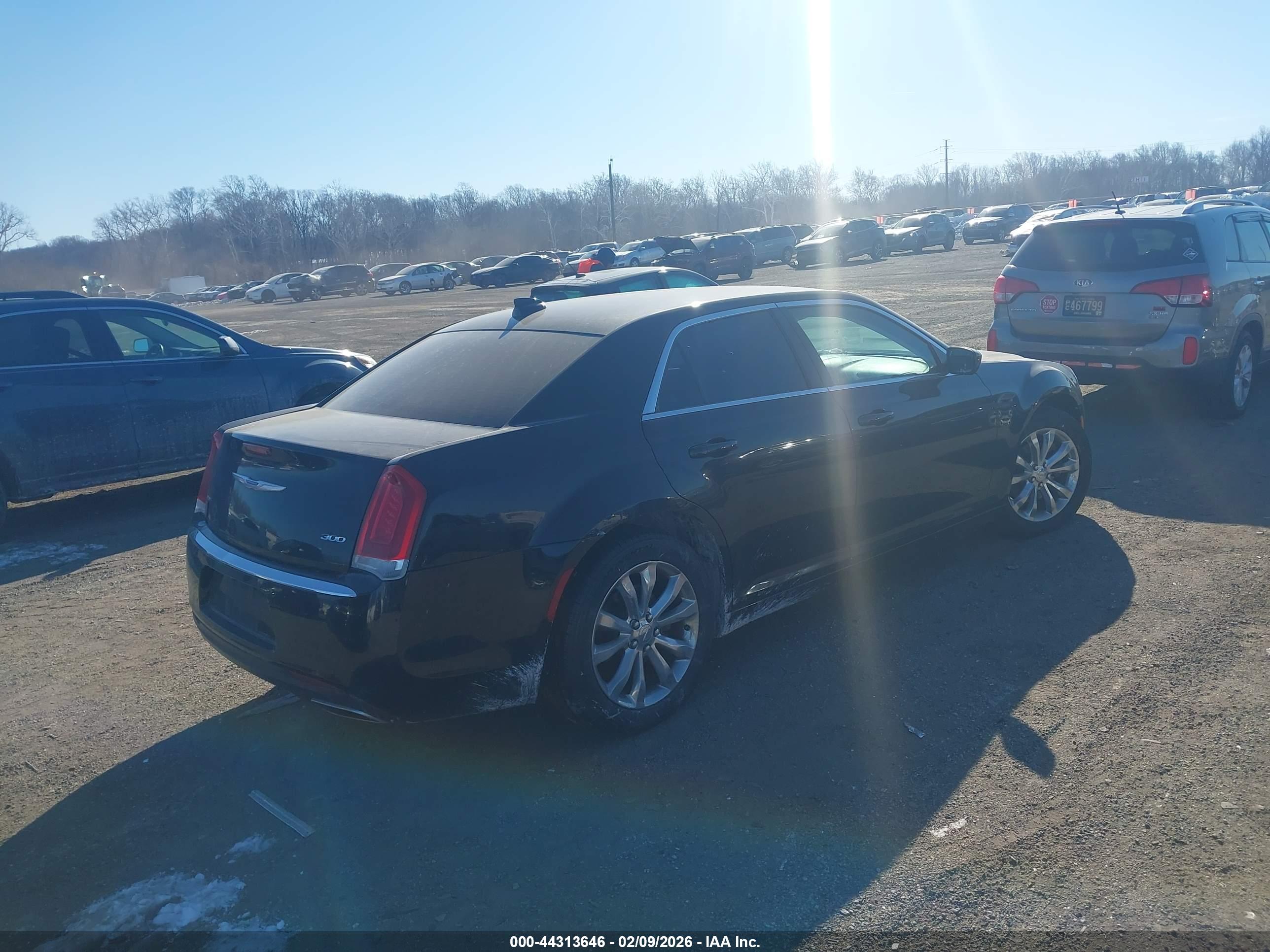 CHRYSLER 300 image 4