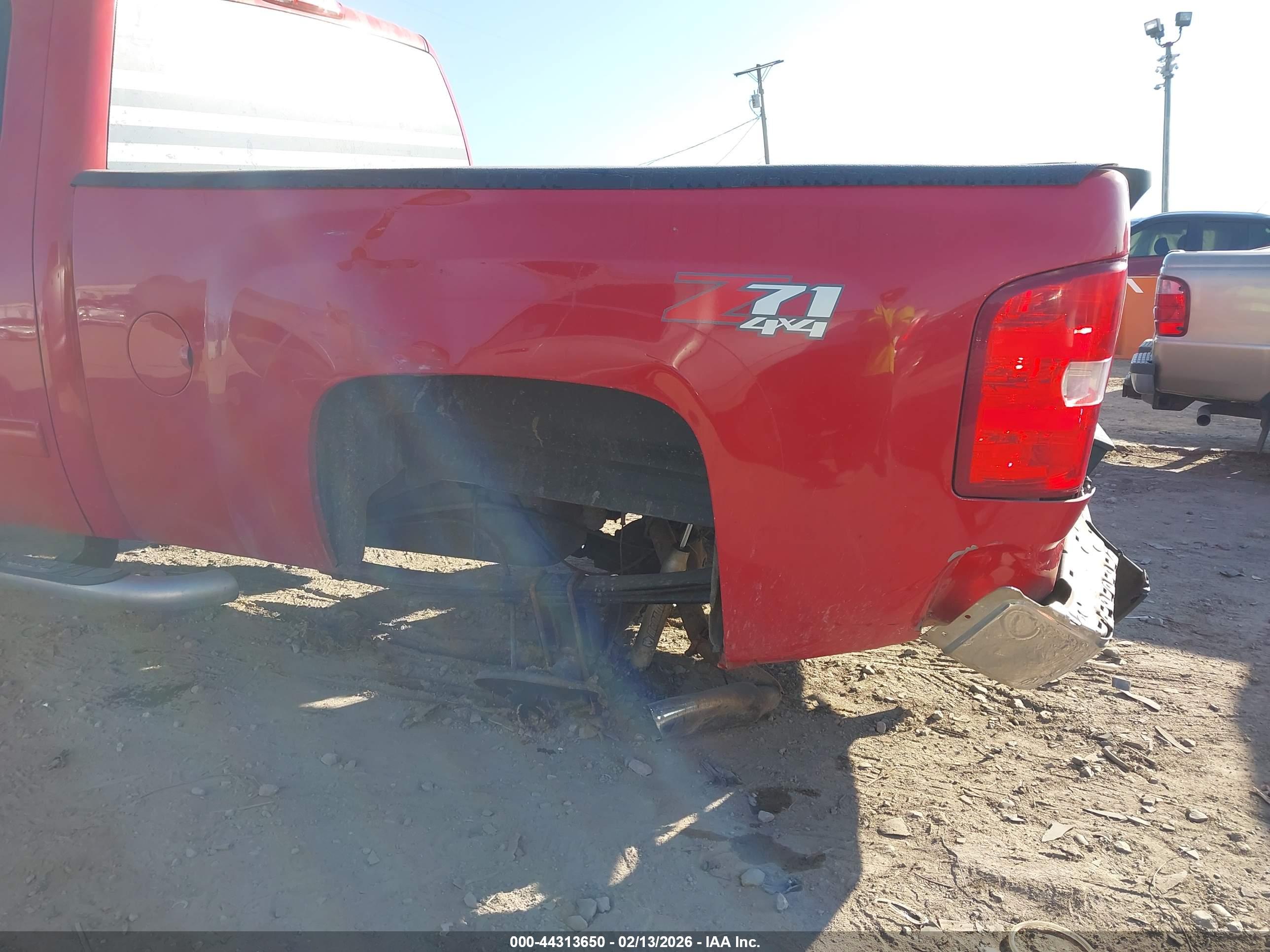 CHEVROLET SILVERADO image 6