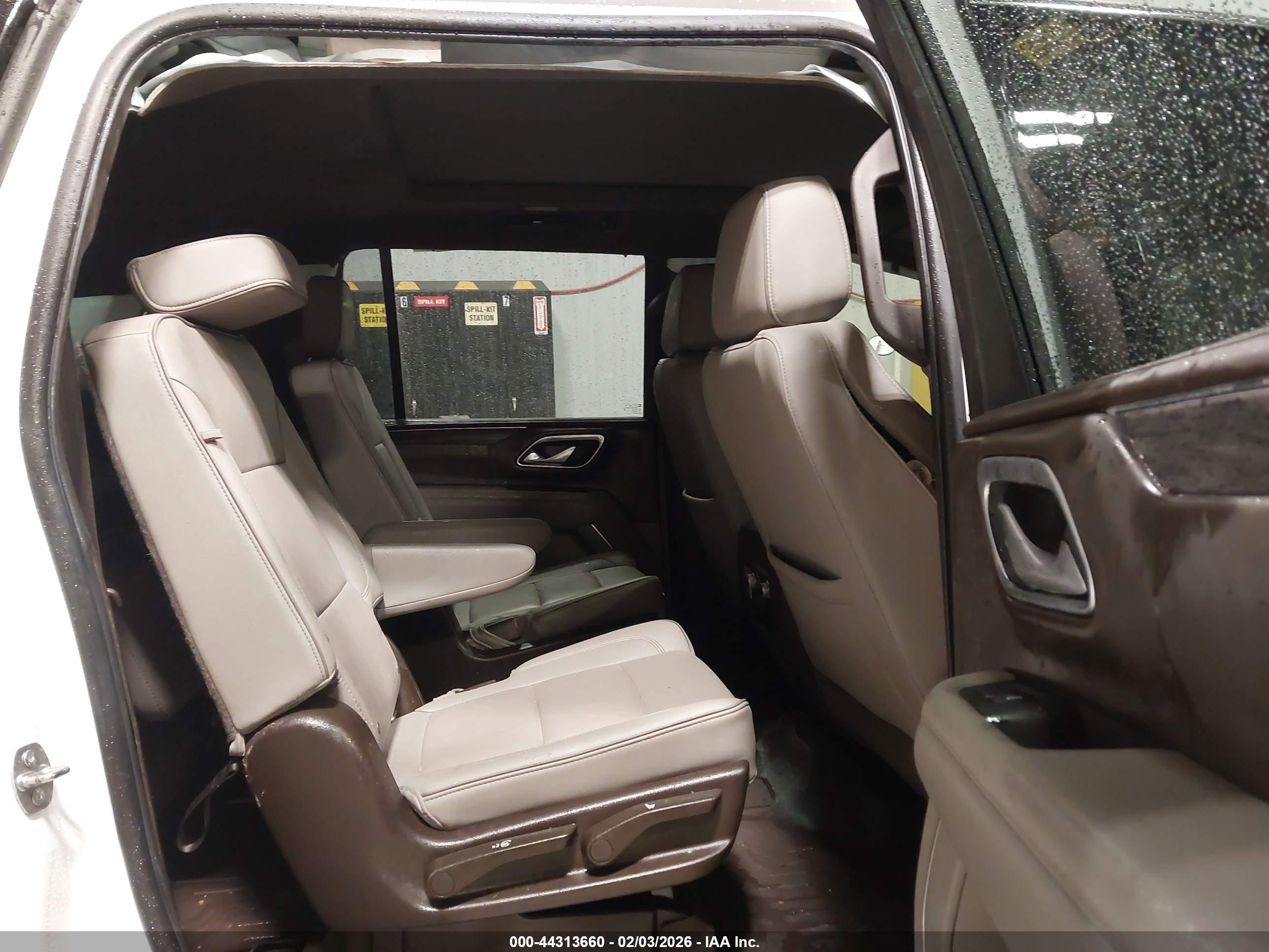 GMC YUKON image 8