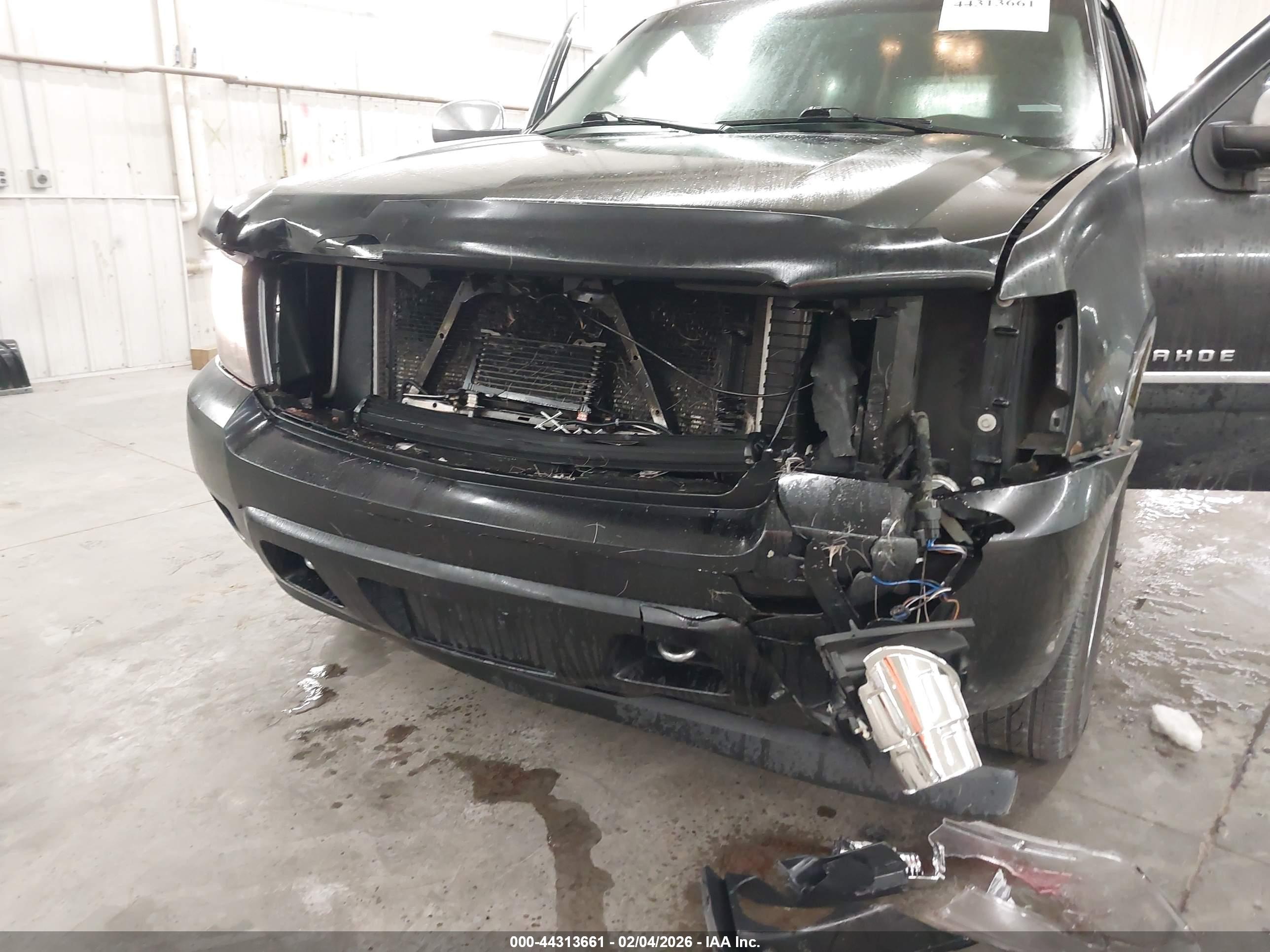 CHEVROLET TAHOE image 6