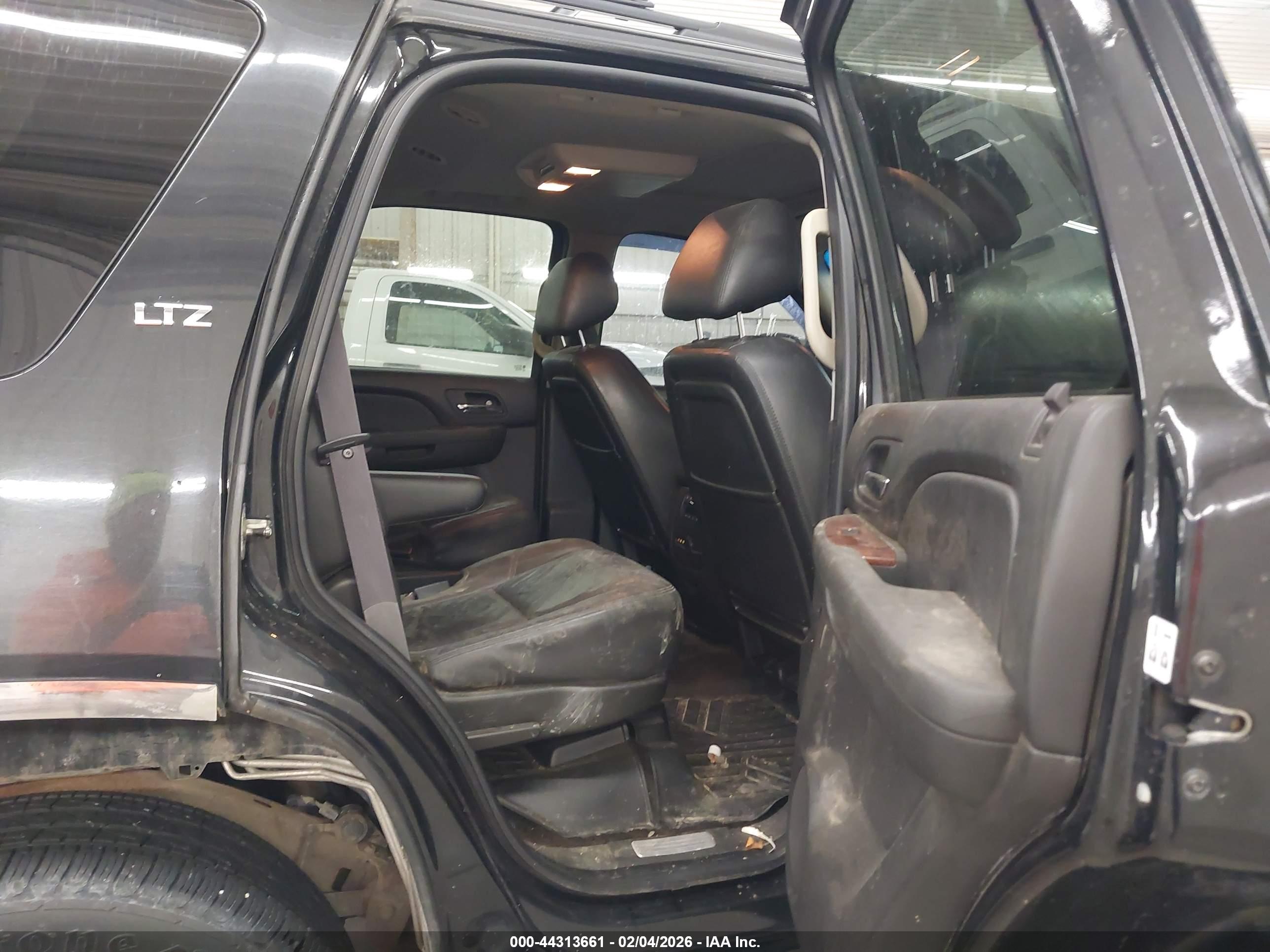 CHEVROLET TAHOE image 8