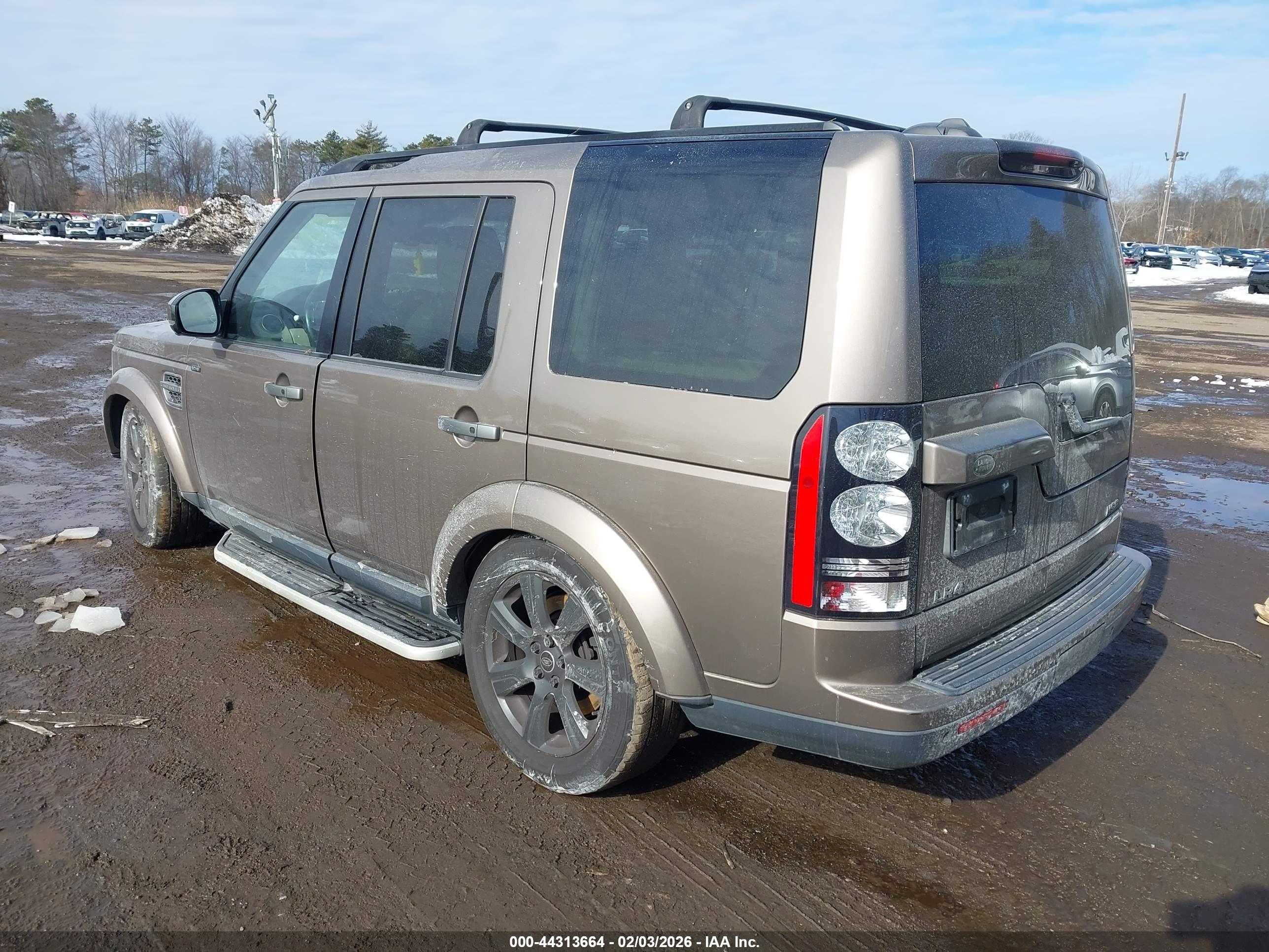 LAND ROVER image 3