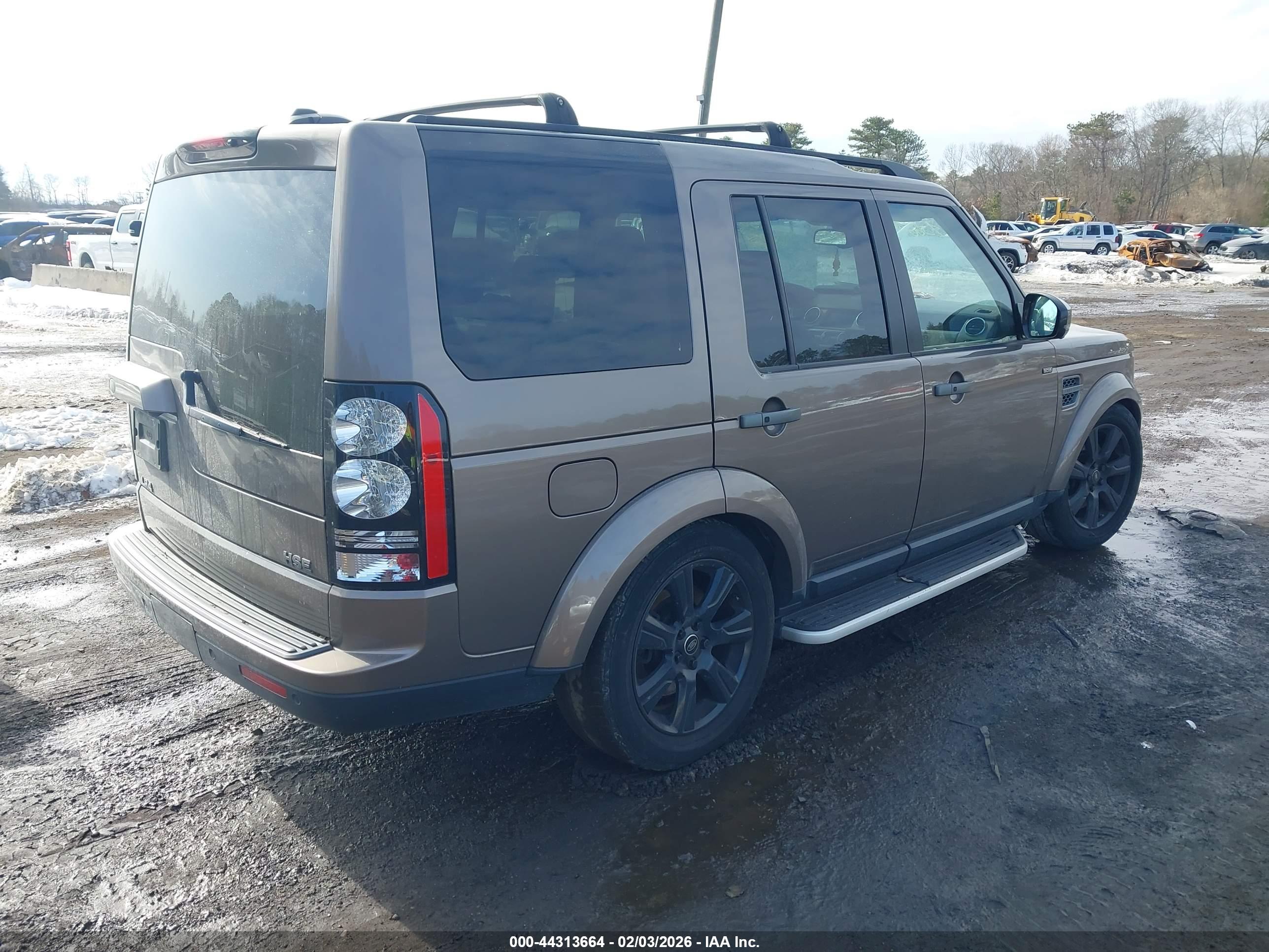 LAND ROVER image 4