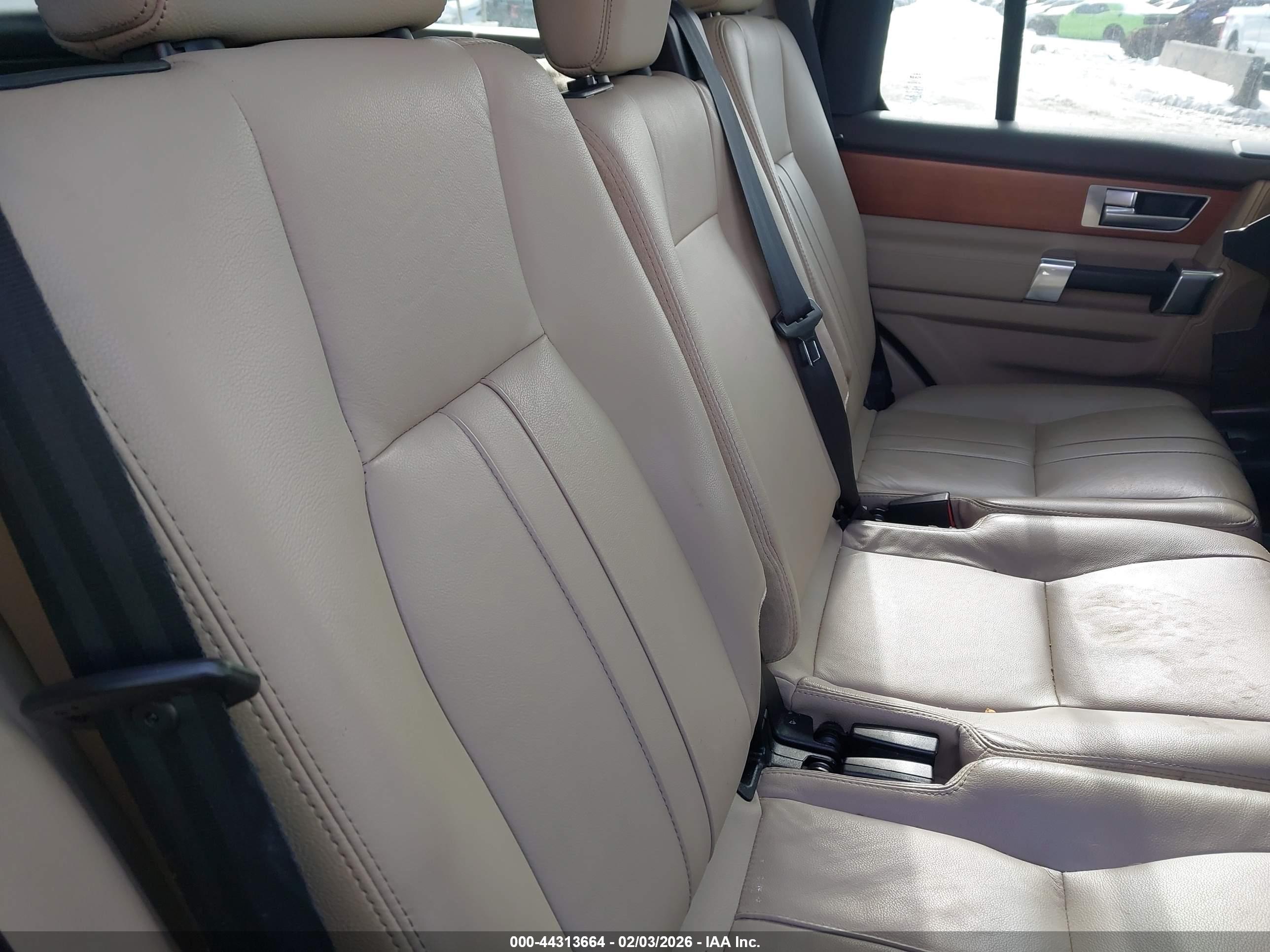 LAND ROVER image 8