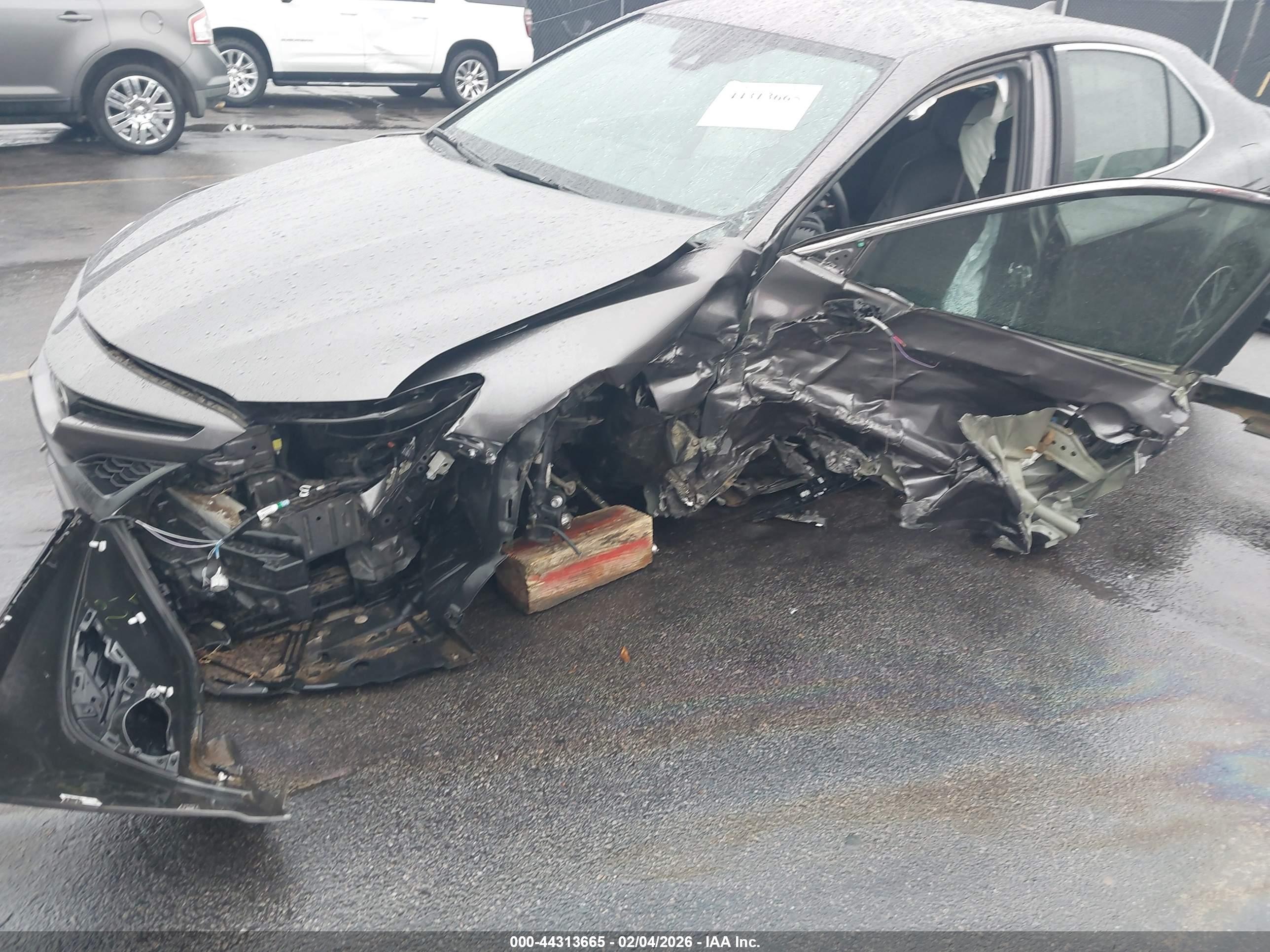 TOYOTA CAMRY image 6