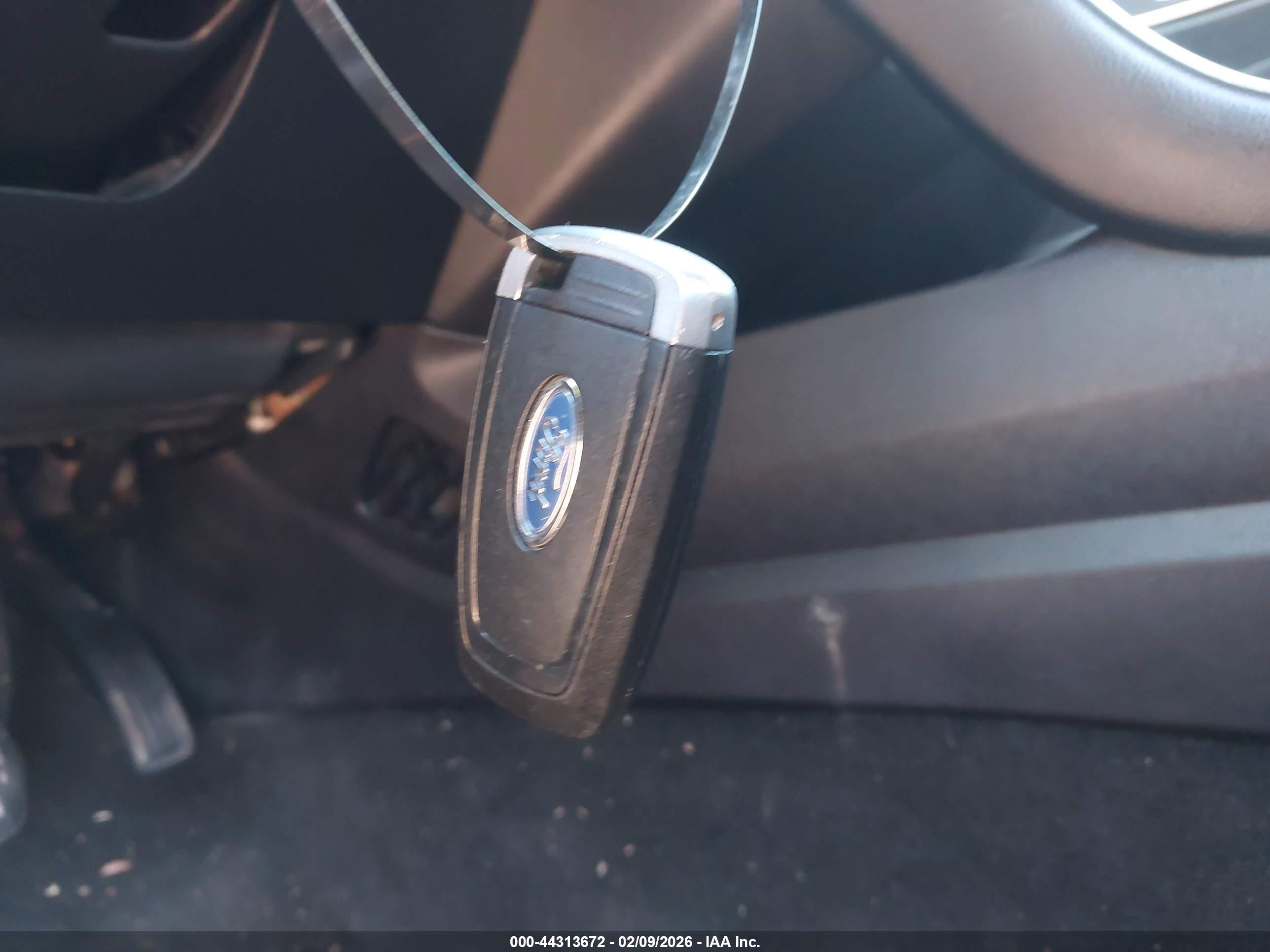 FORD FUSION image 11
