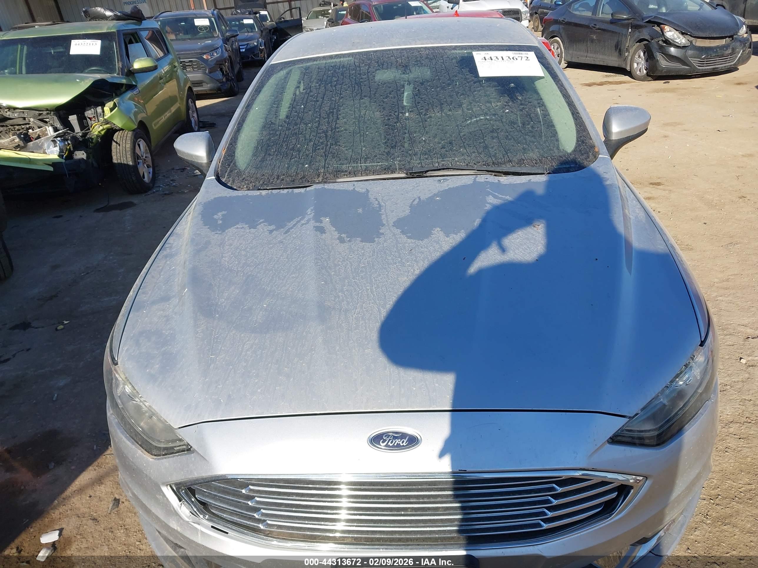 FORD FUSION image 6