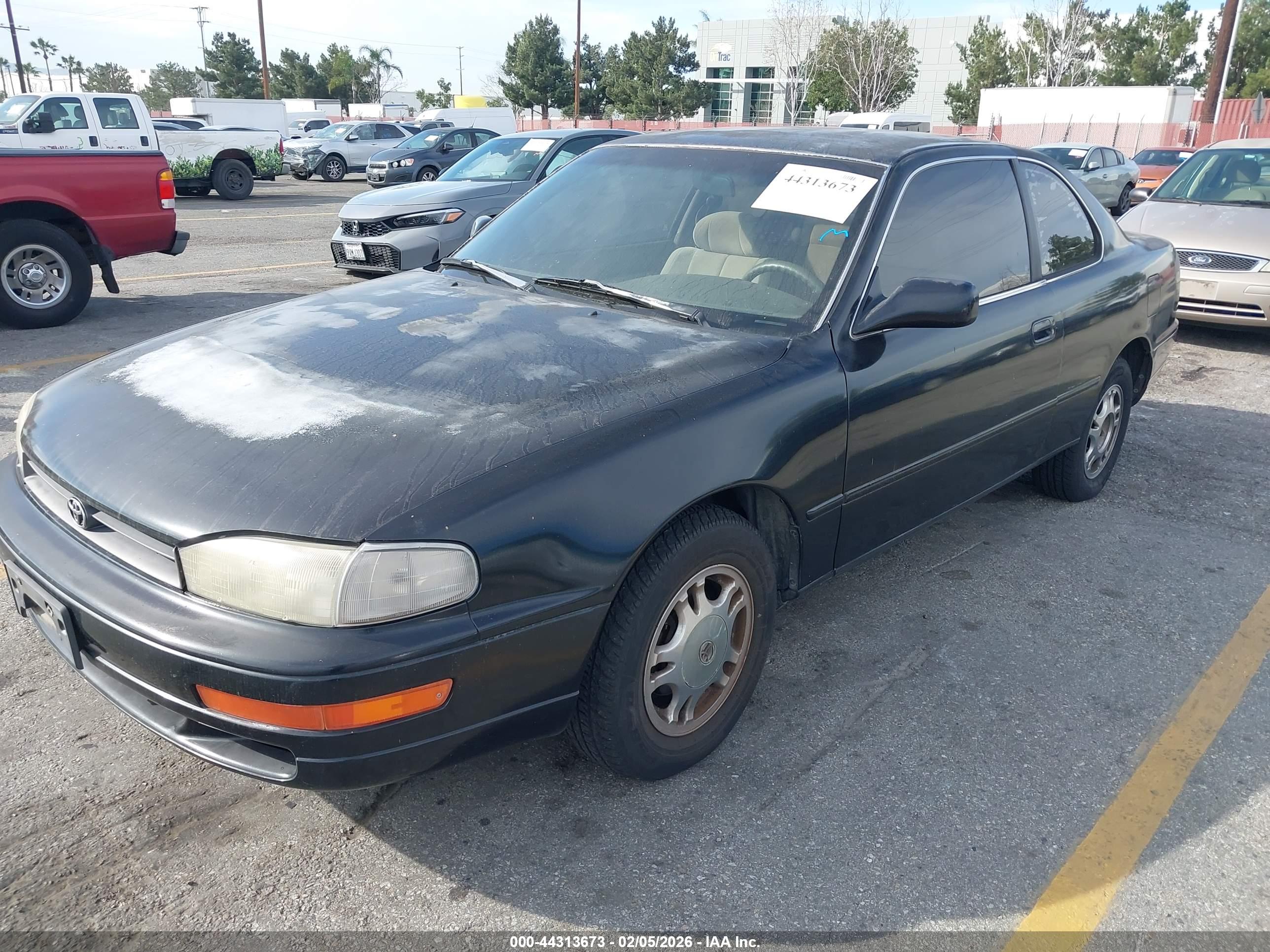 TOYOTA CAMRY image 2