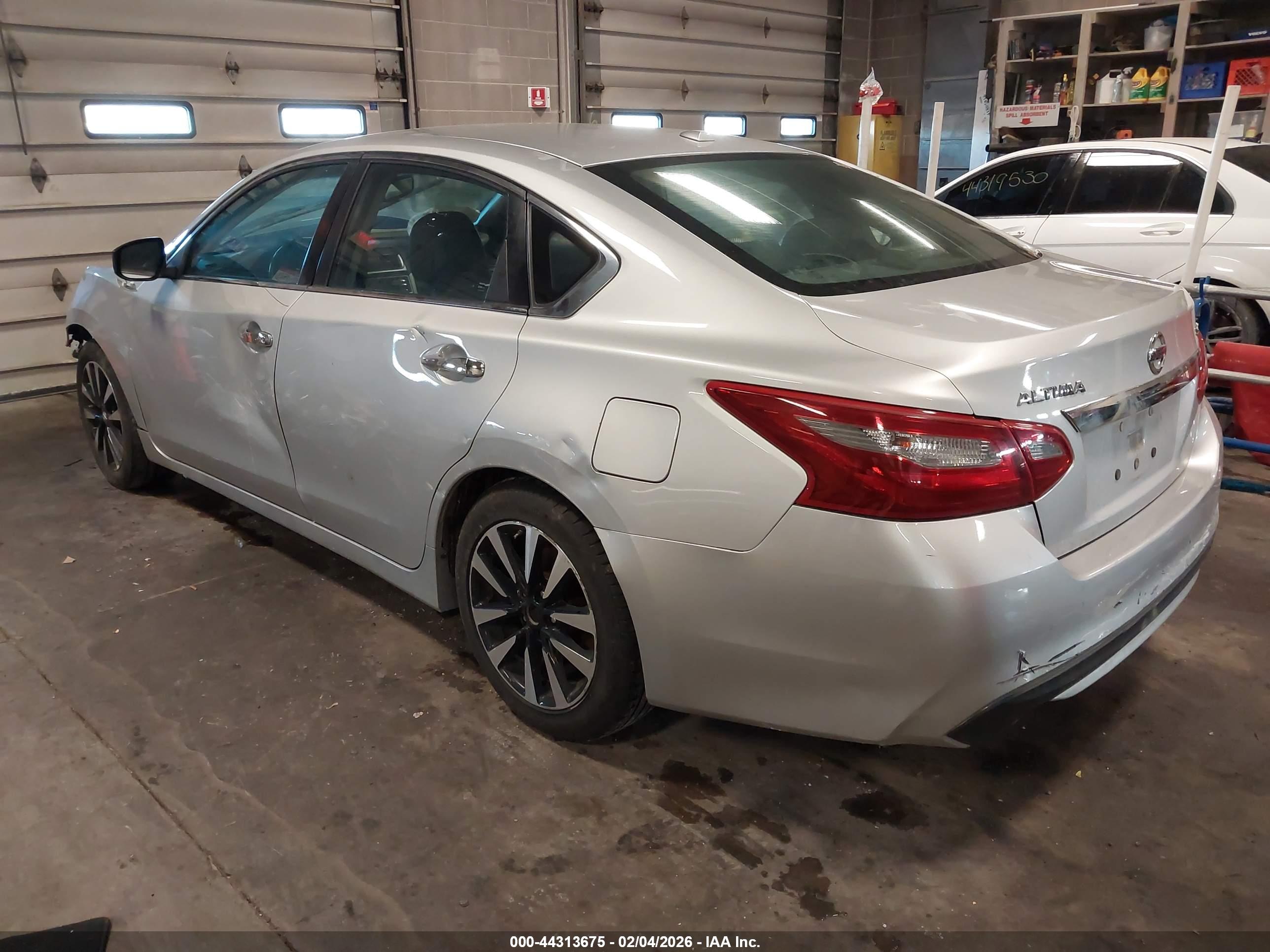 NISSAN ALTIMA image 3