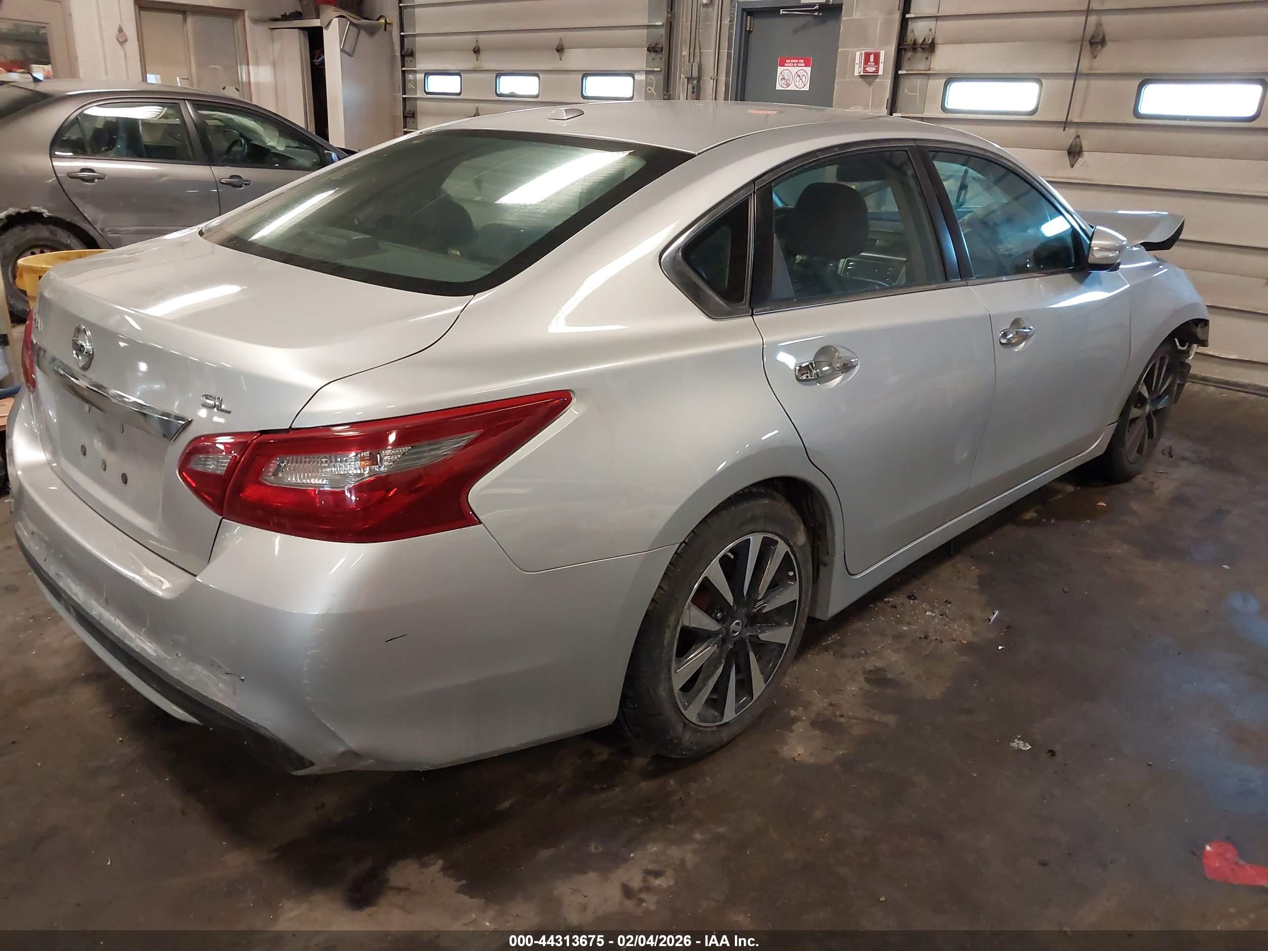 NISSAN ALTIMA image 4