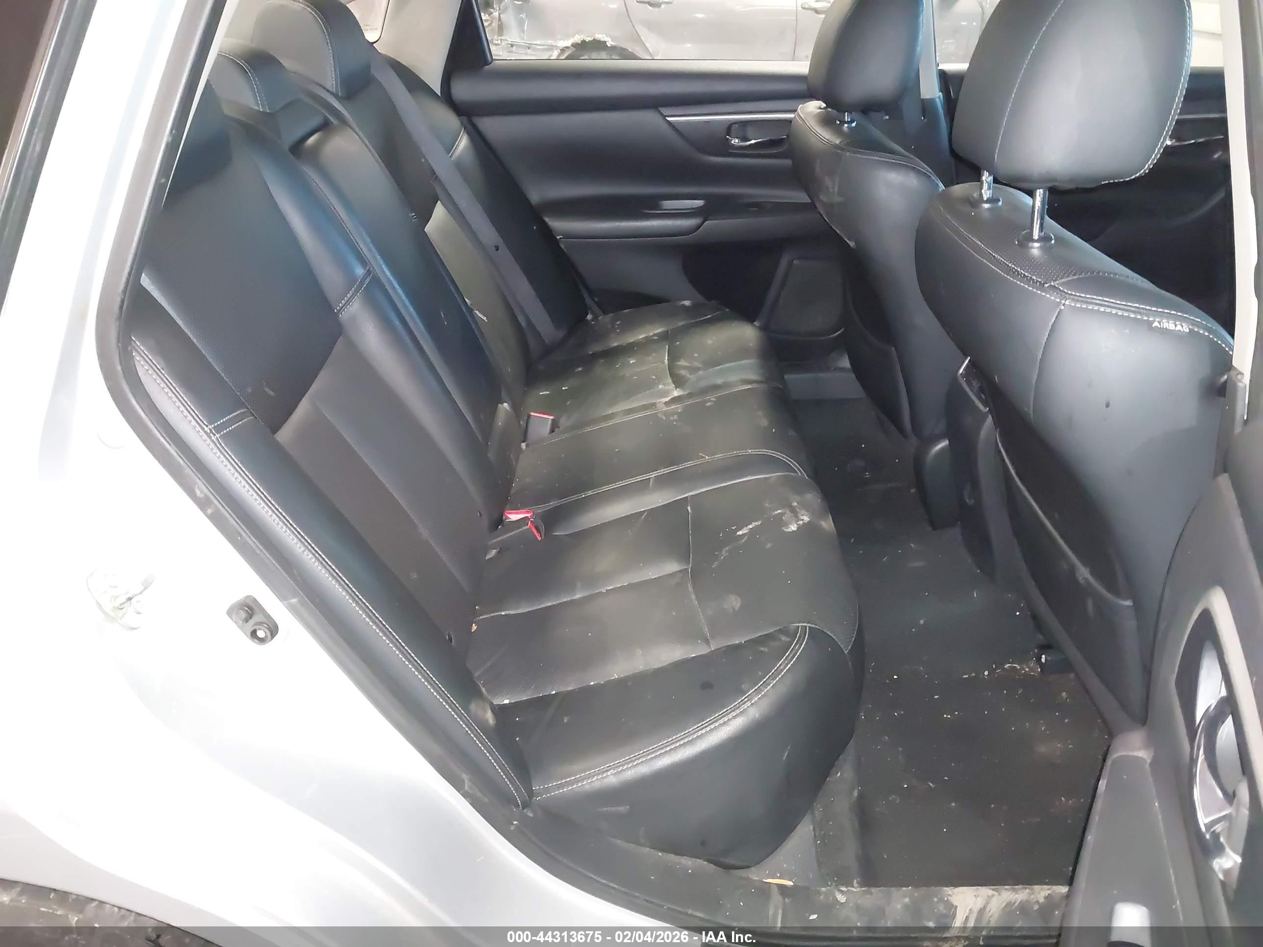 NISSAN ALTIMA image 8