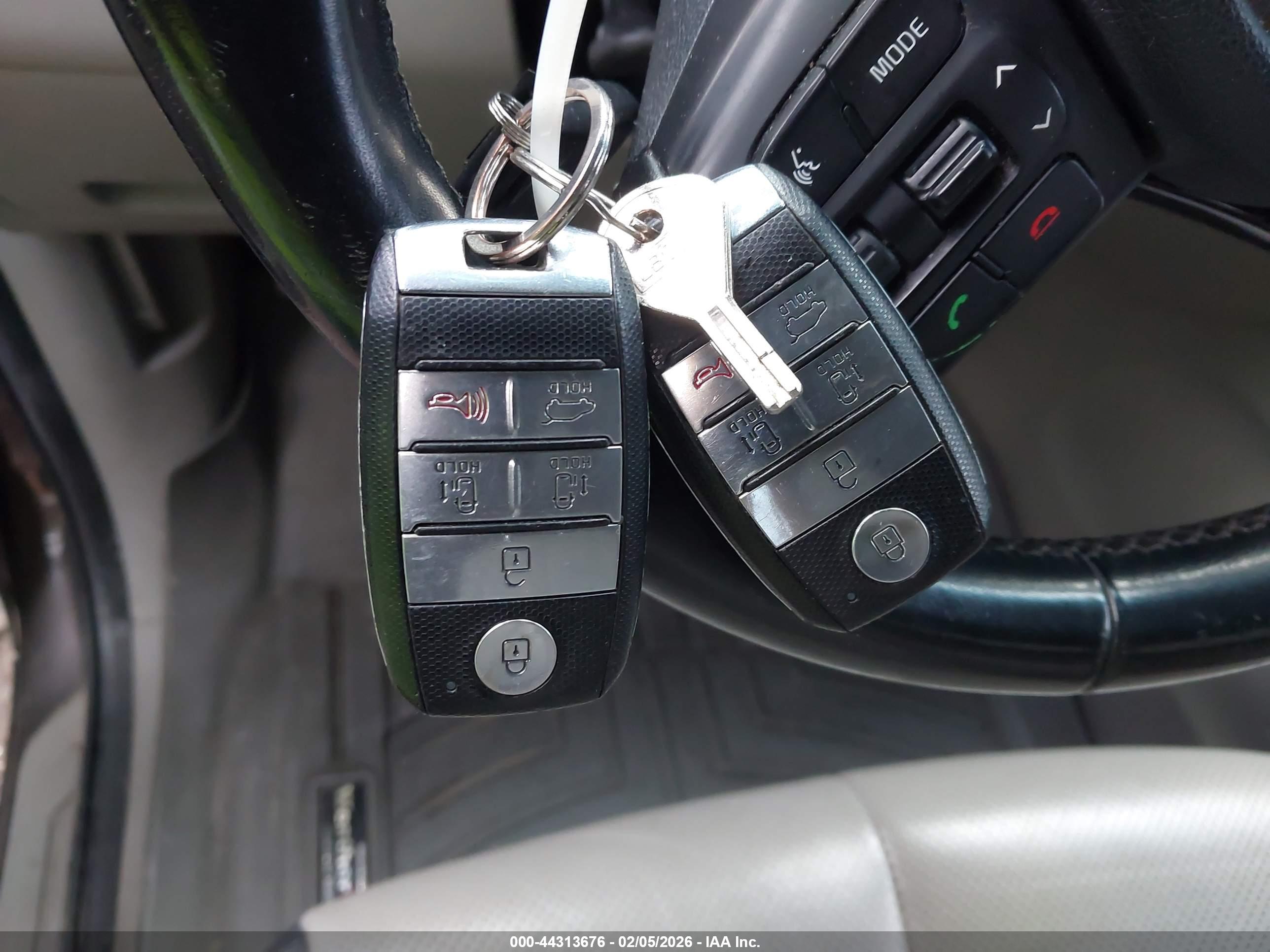 KIA SEDONA image 11