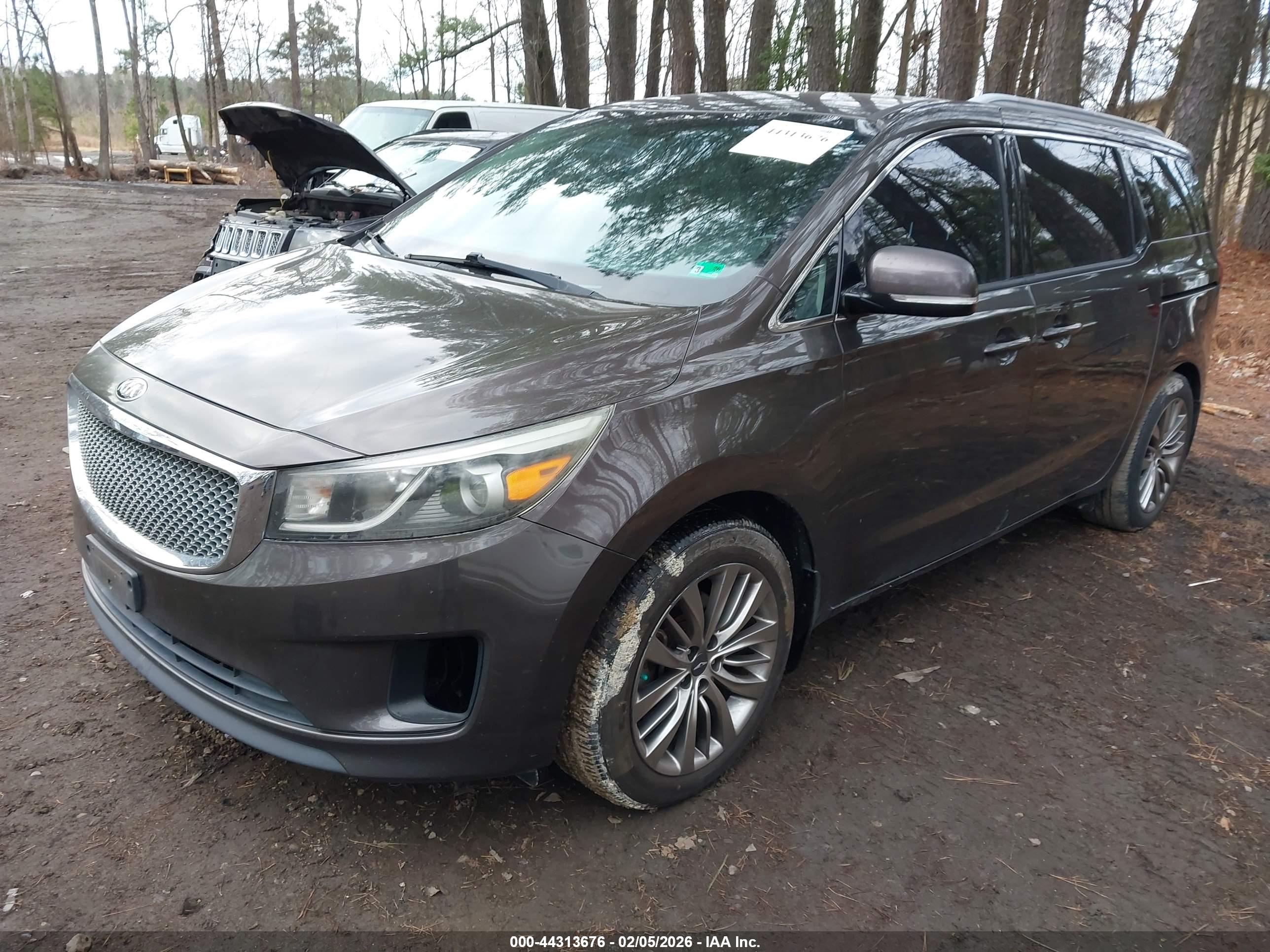 KIA SEDONA image 2