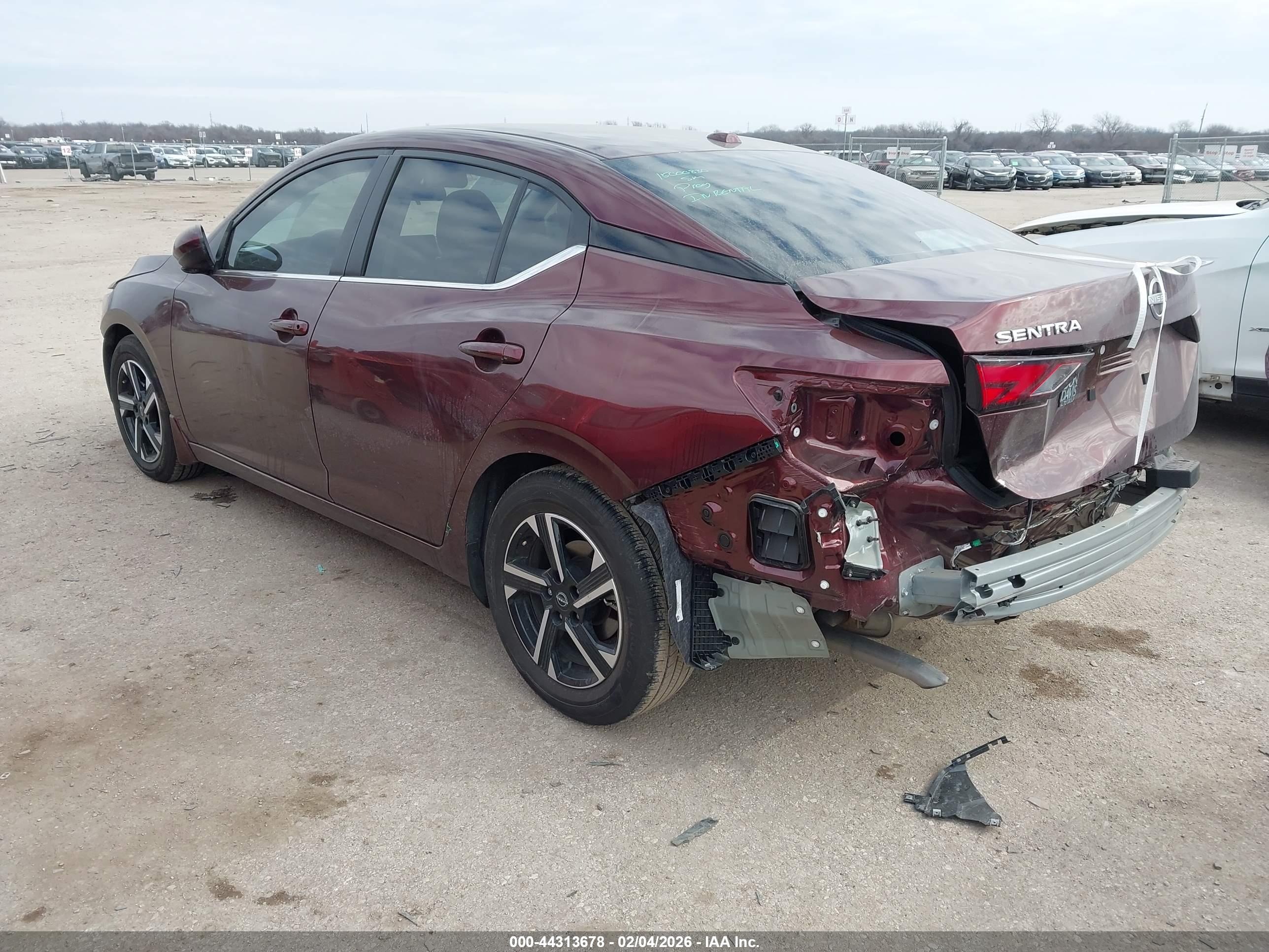 NISSAN SENTRA image 3
