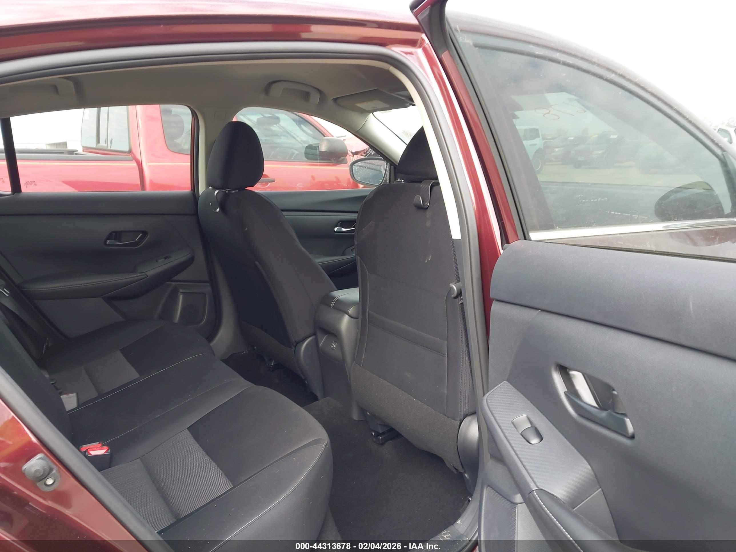 NISSAN SENTRA image 8