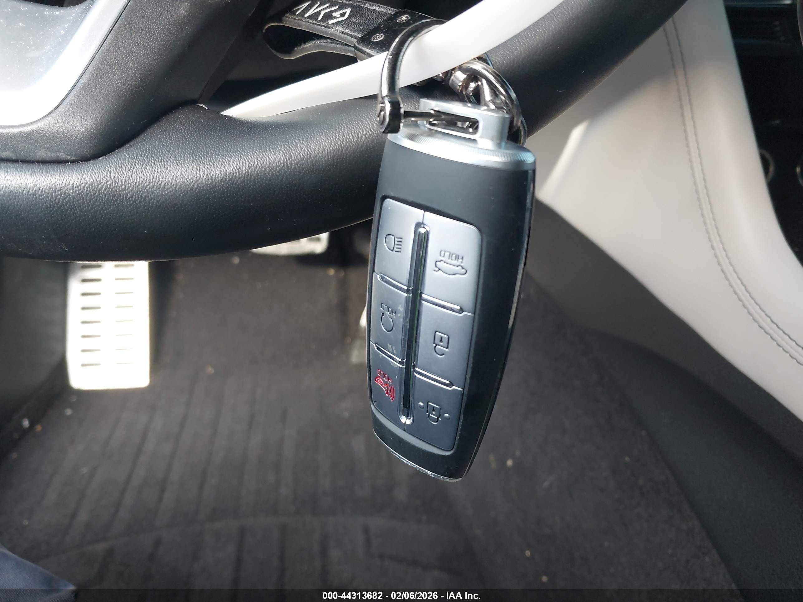 GENESIS G70 image 11