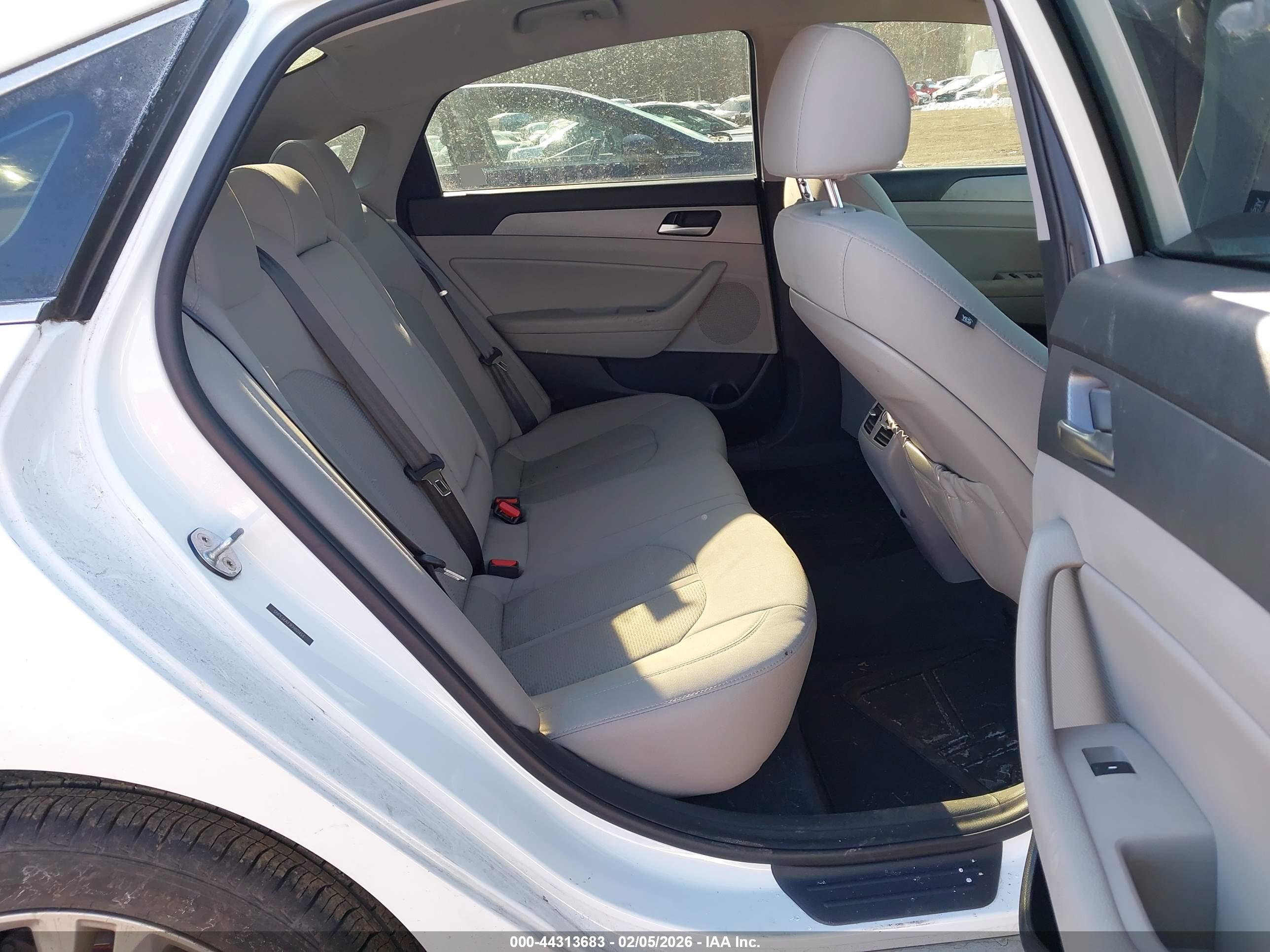 HYUNDAI SONATA image 8