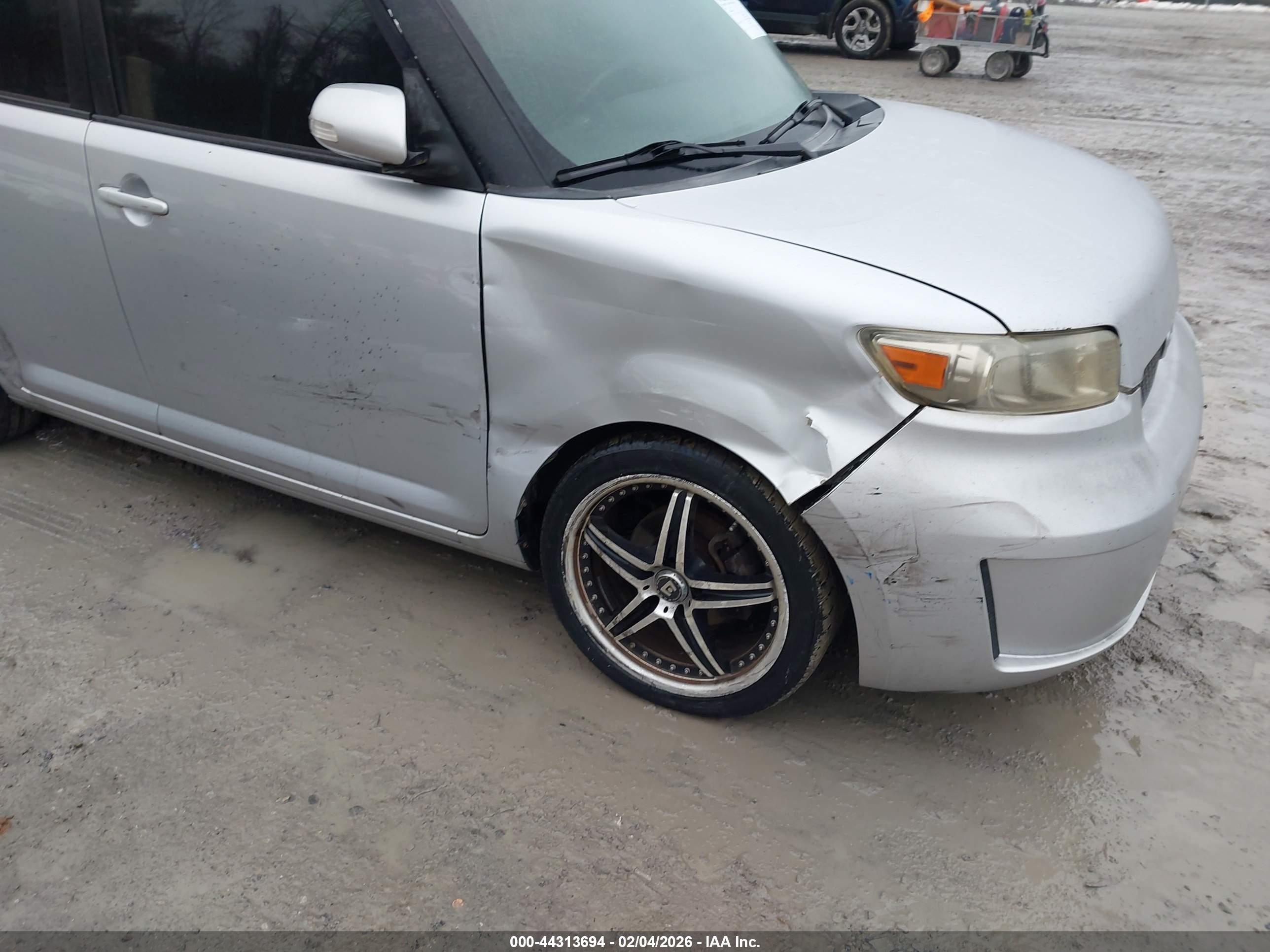 SCION XB image 6