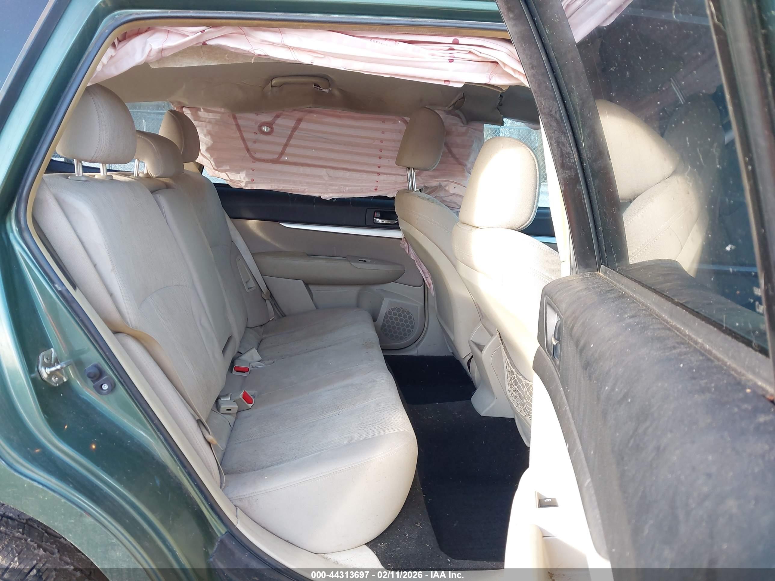 SUBARU OUTBACK image 8