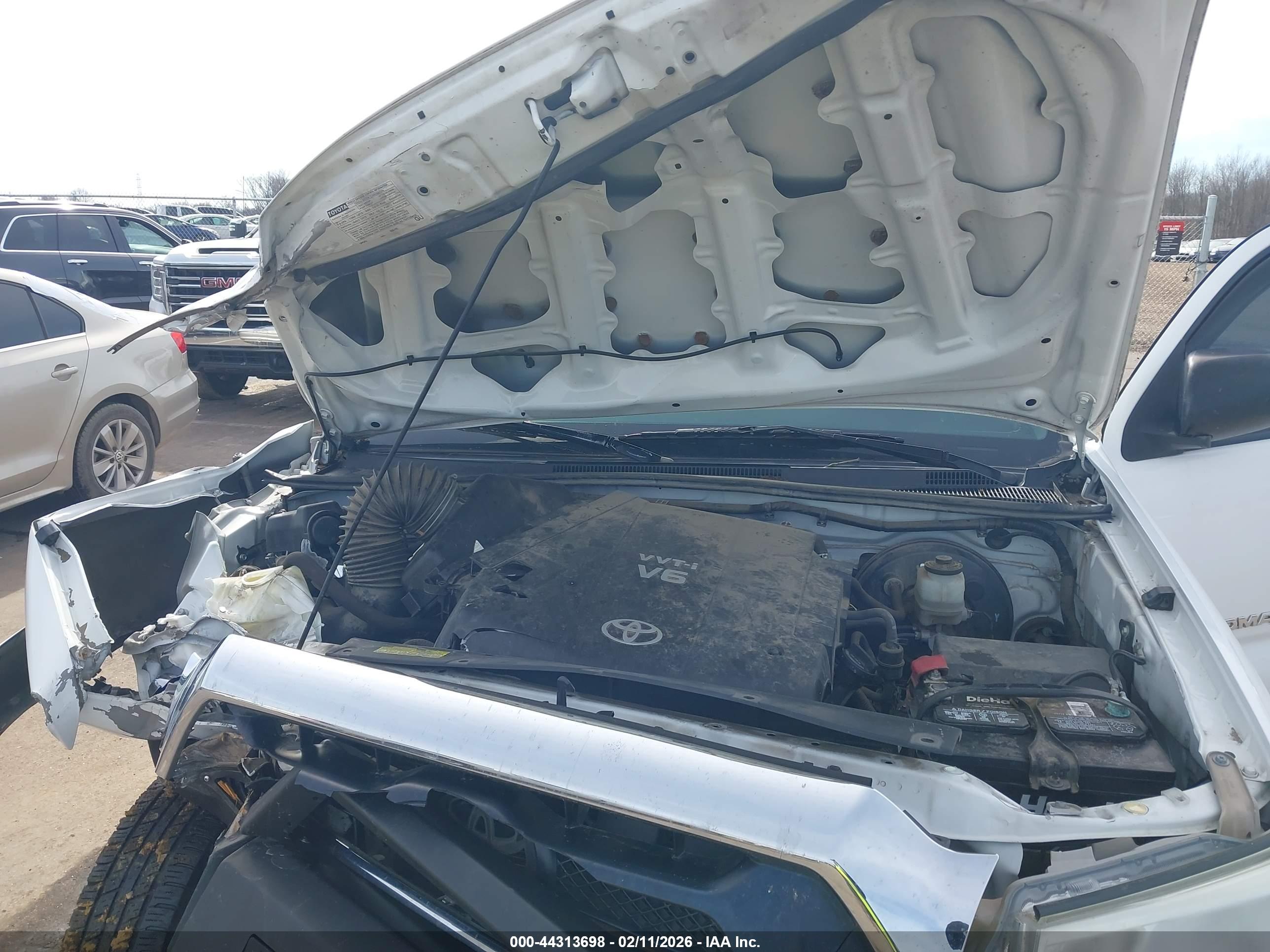 TOYOTA TACOMA image 10