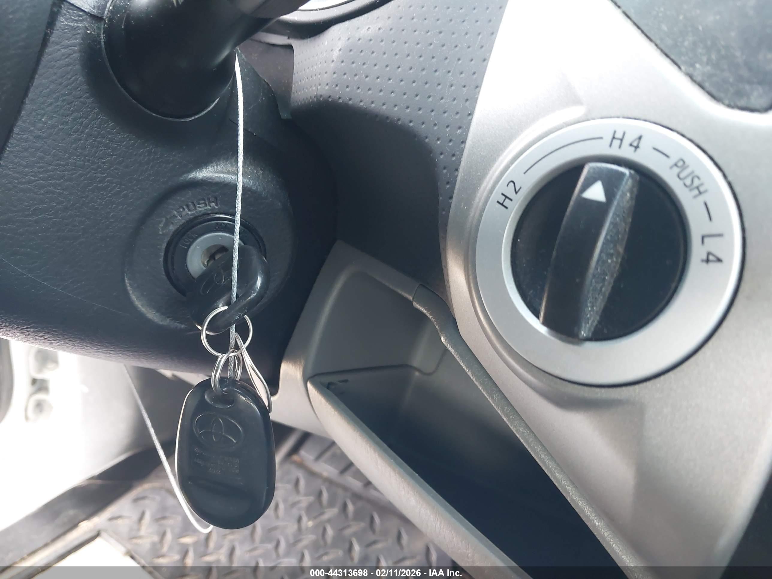 TOYOTA TACOMA image 11