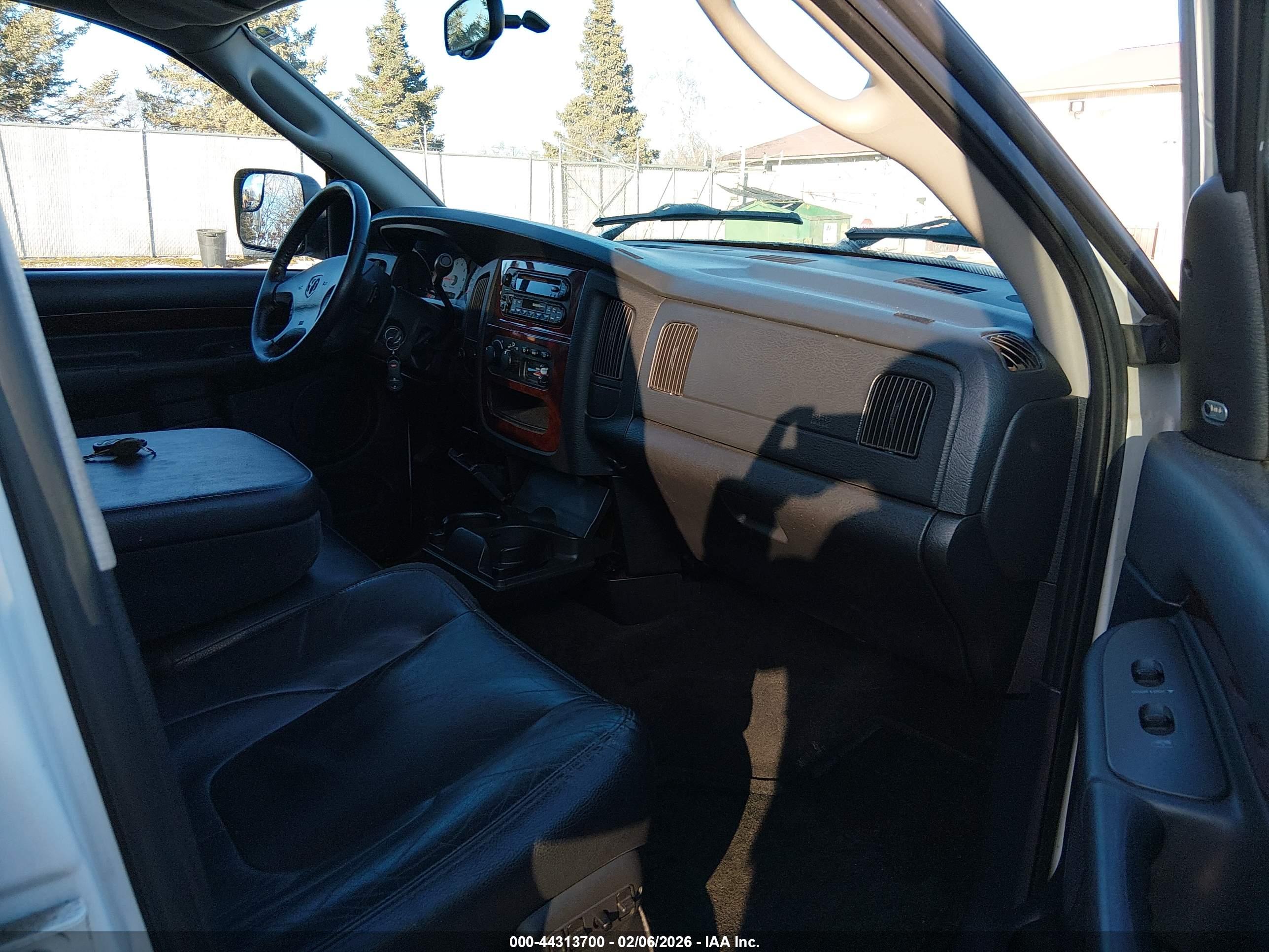 DODGE RAM image 5