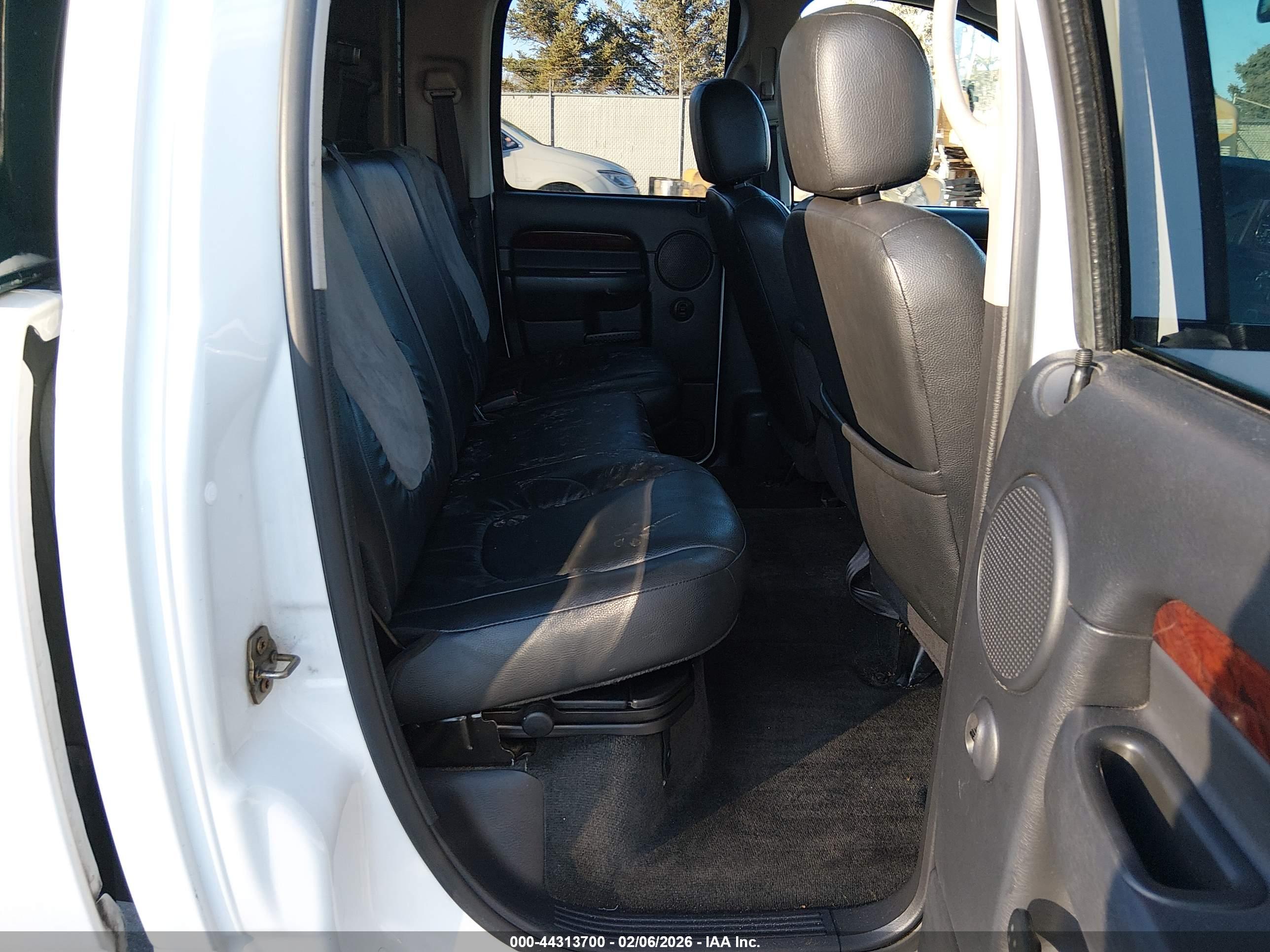 DODGE RAM image 8