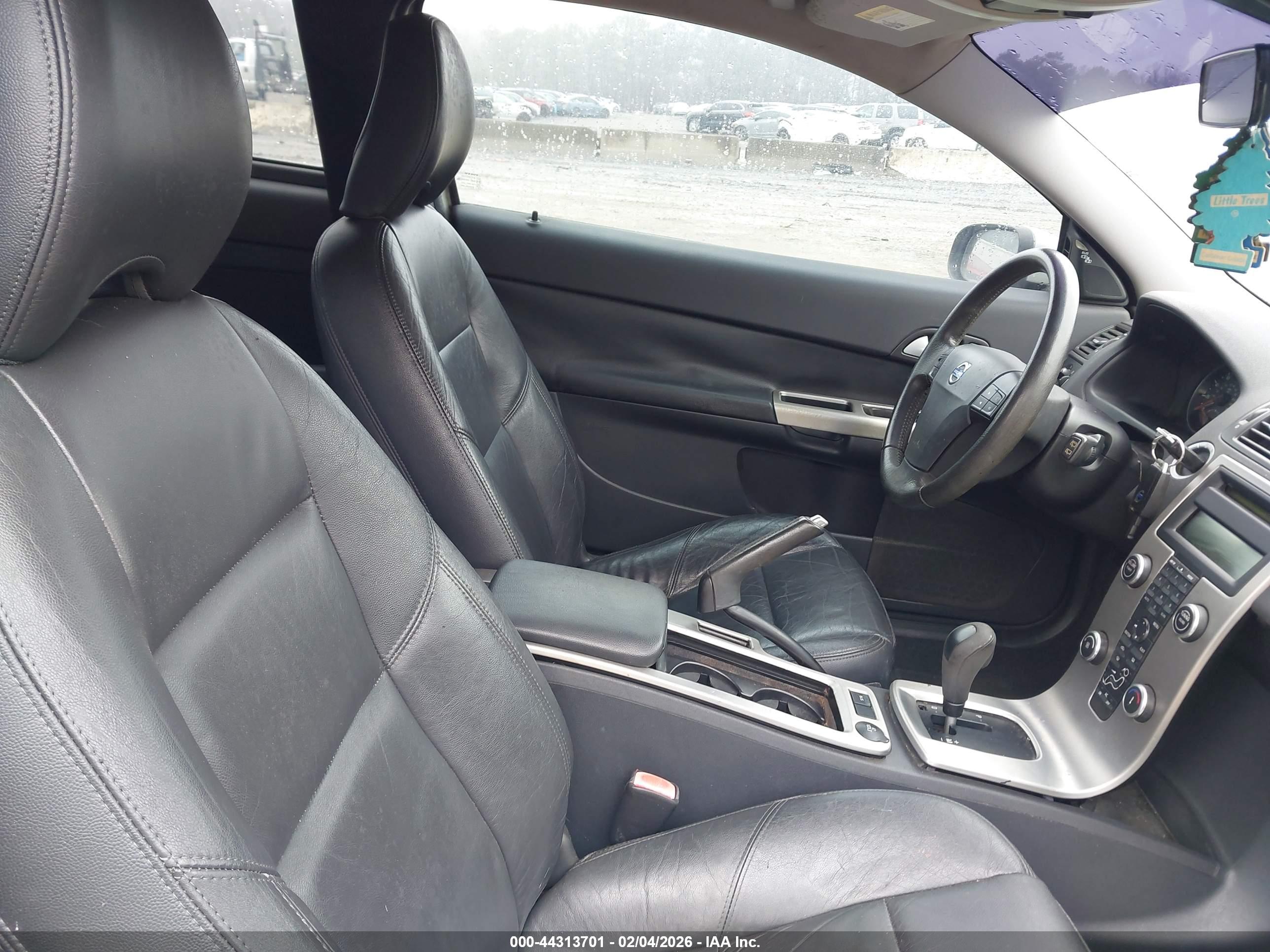 VOLVO C30 image 5