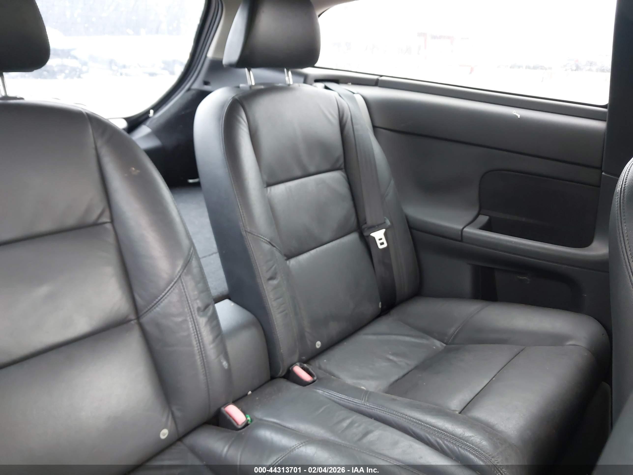VOLVO C30 image 8