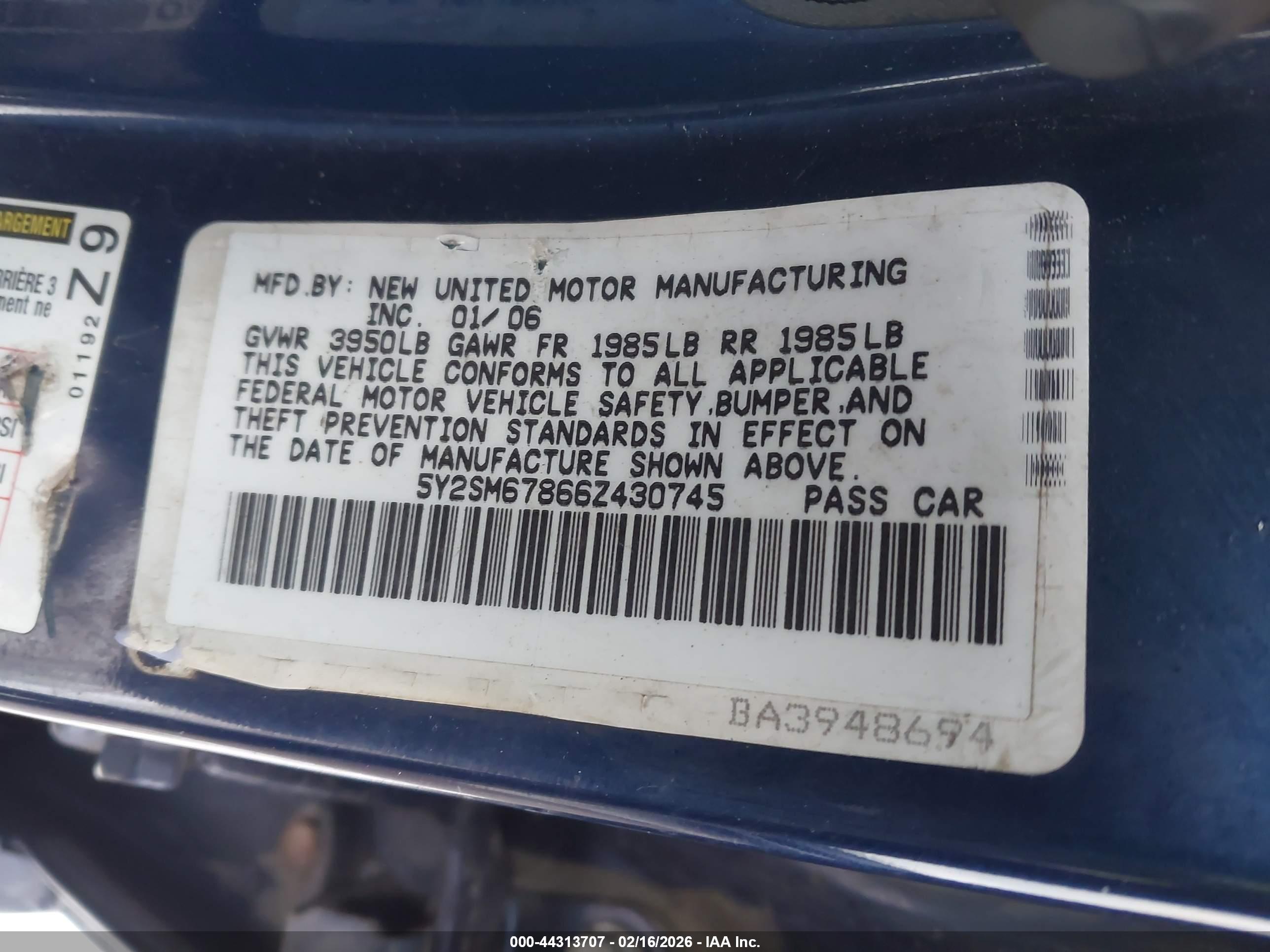 PONTIAC VIBE image 9