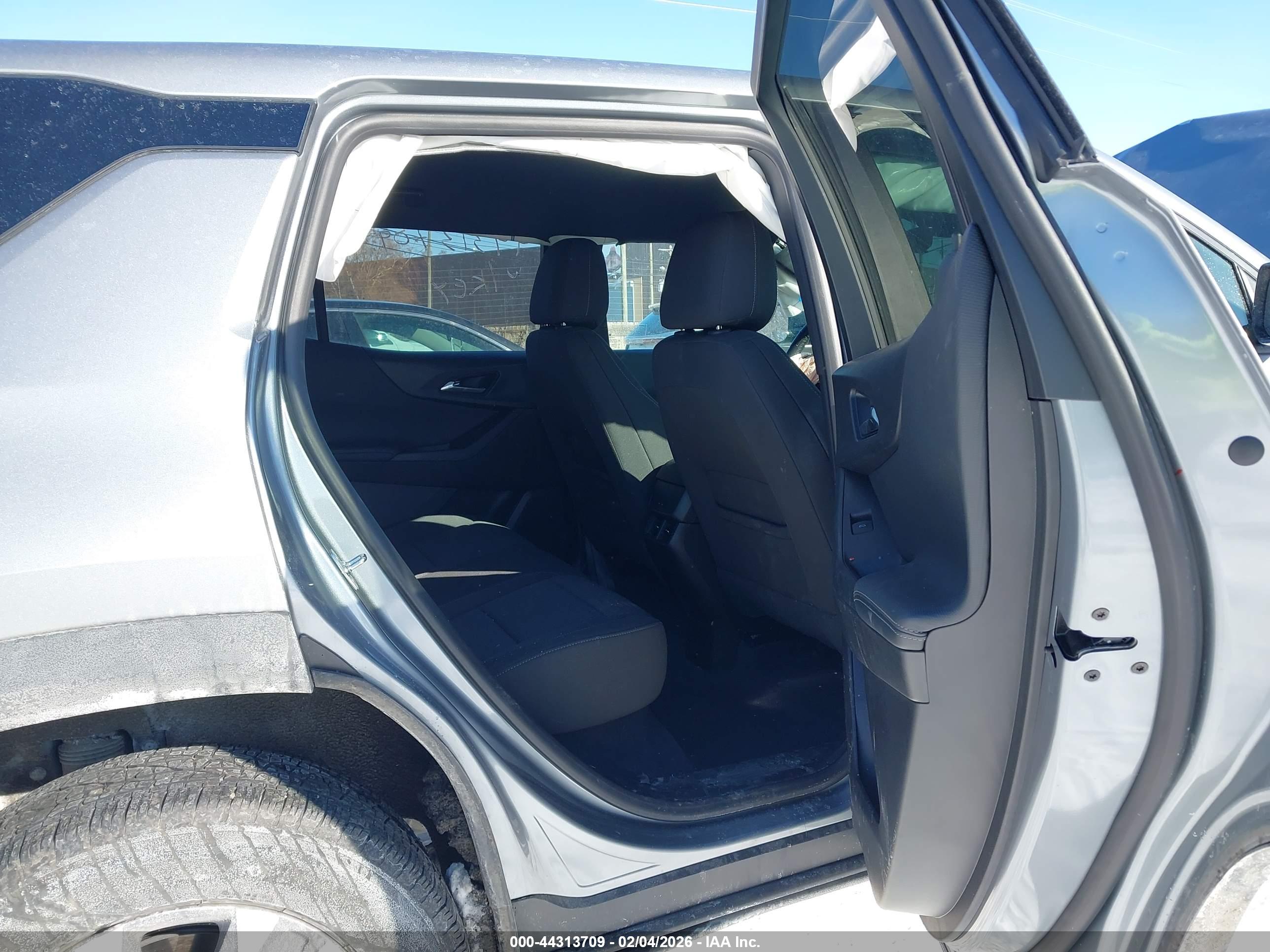 CHEVROLET EQUINOX image 8