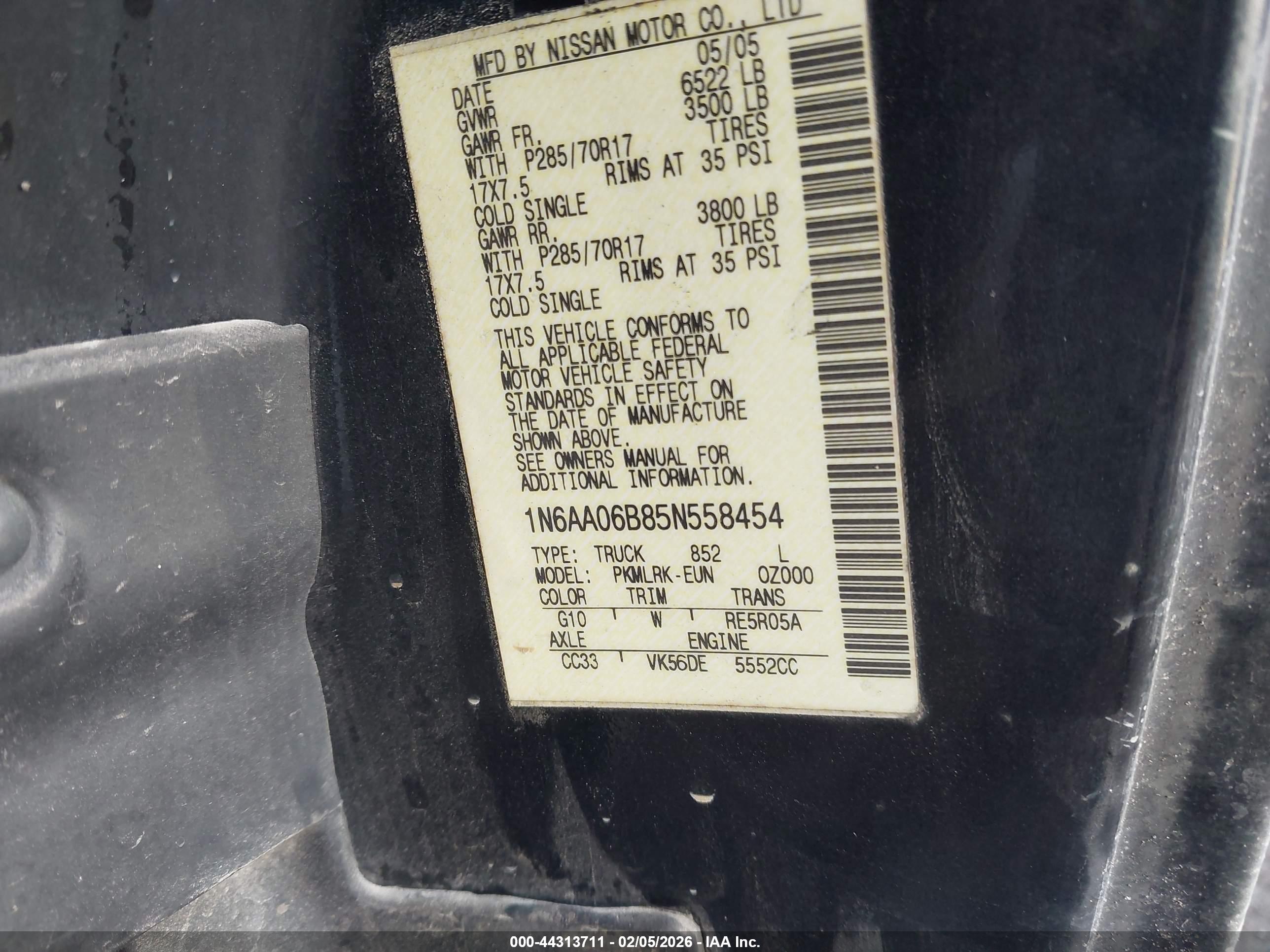 NISSAN TITAN image 9
