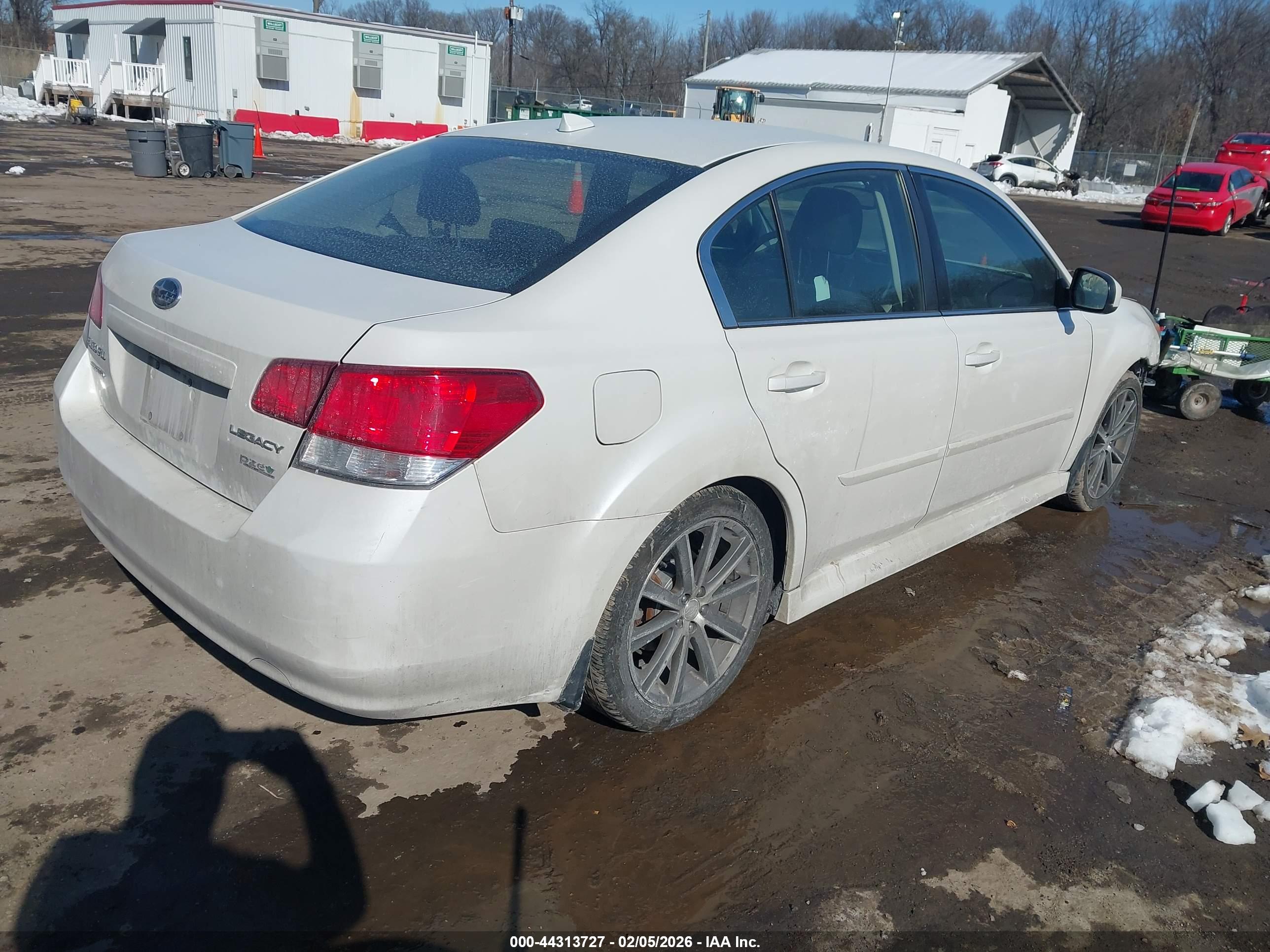 SUBARU LEGACY image 4