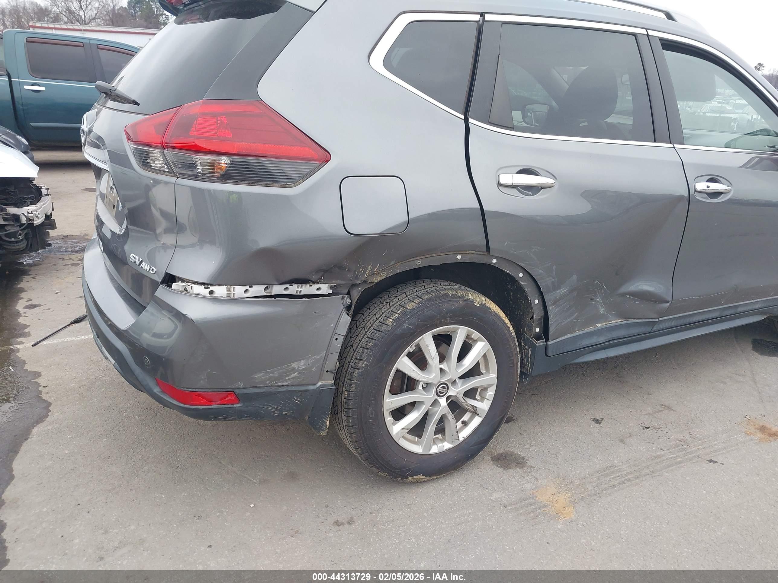 NISSAN ROGUE image 6