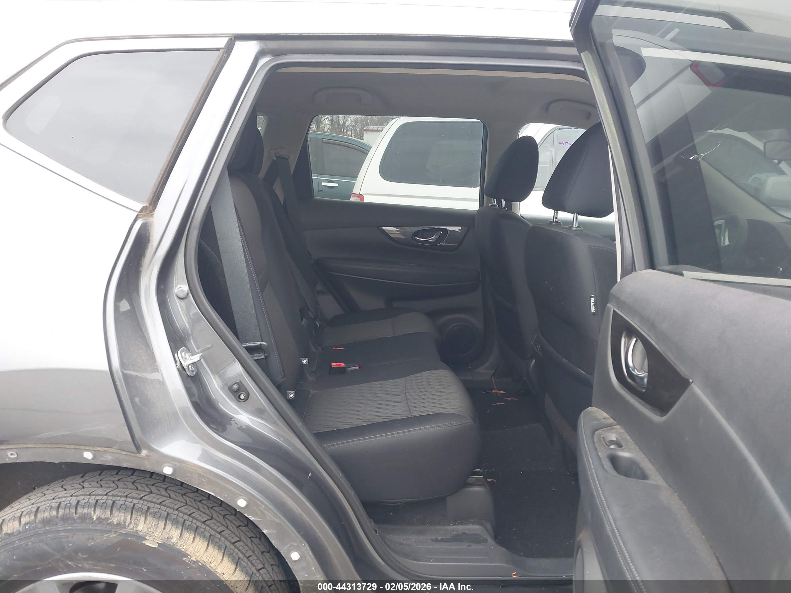 NISSAN ROGUE image 8