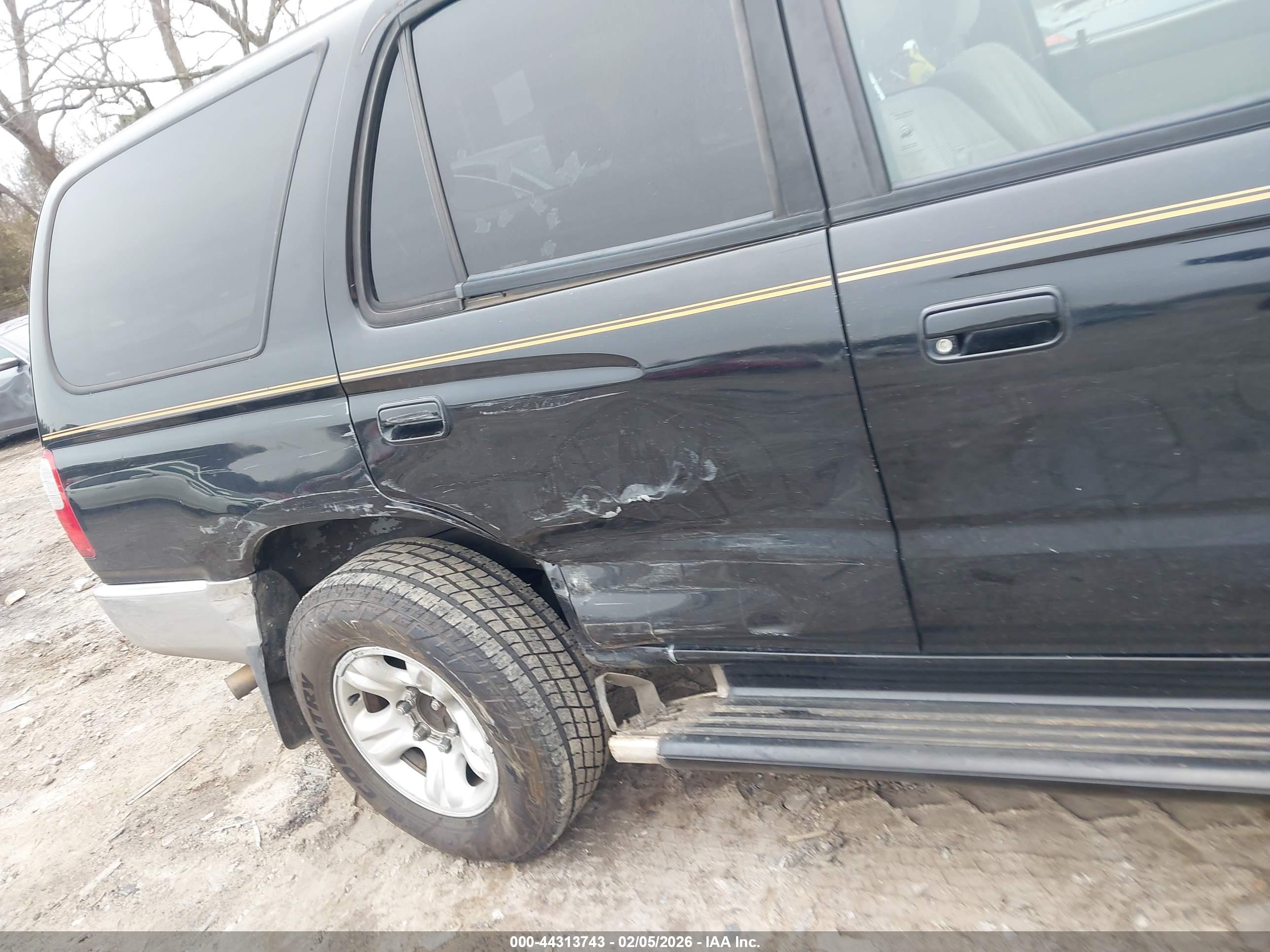 TOYOTA 4RUNNER image 6