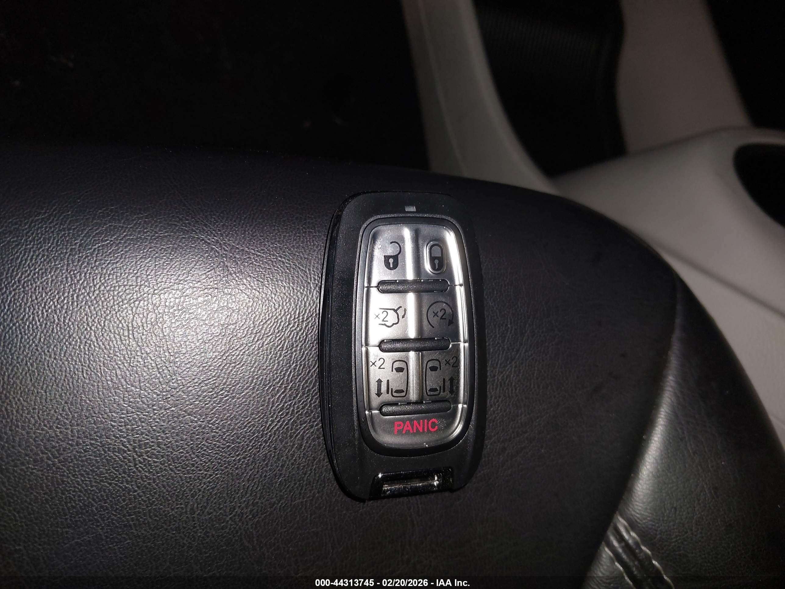 CHRYSLER PACIFICA image 11