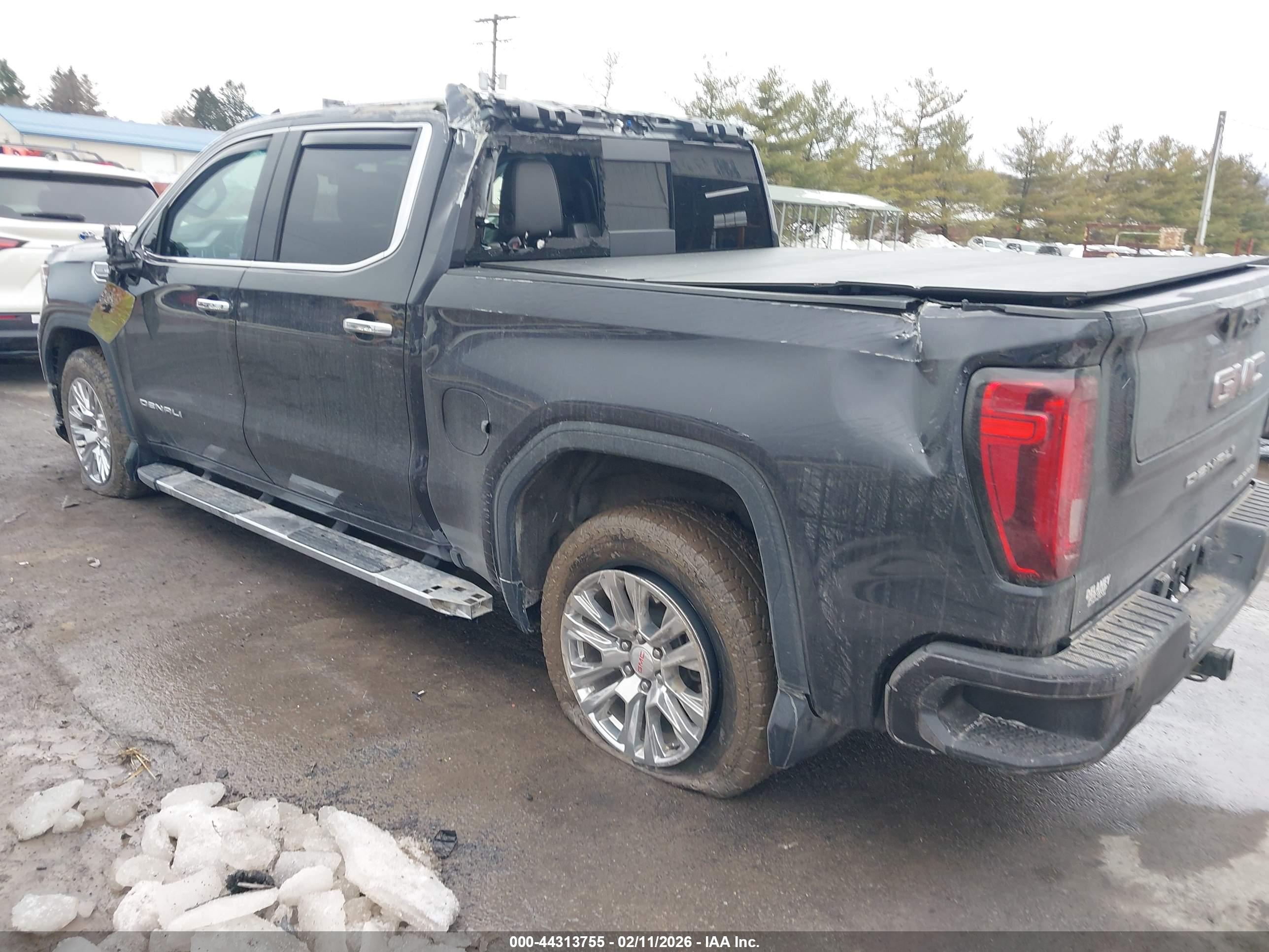 GMC SIERRA image 3