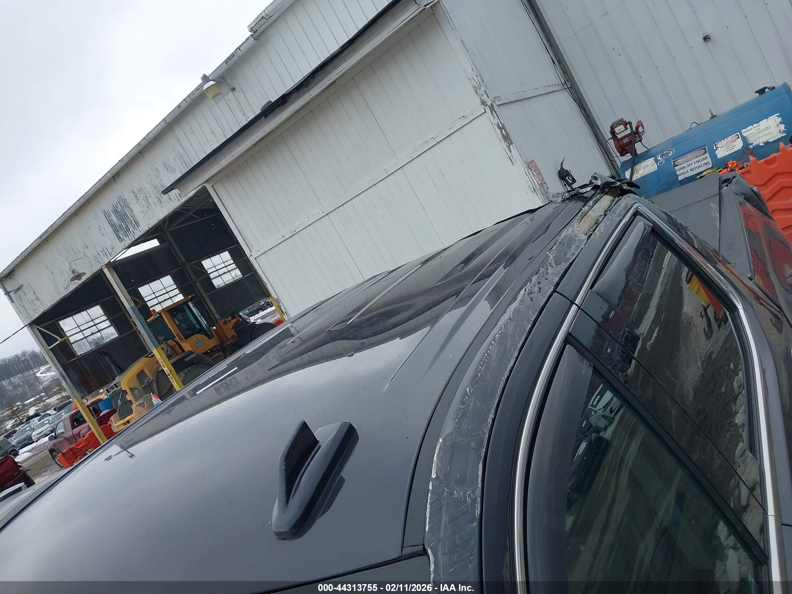 GMC SIERRA image 6