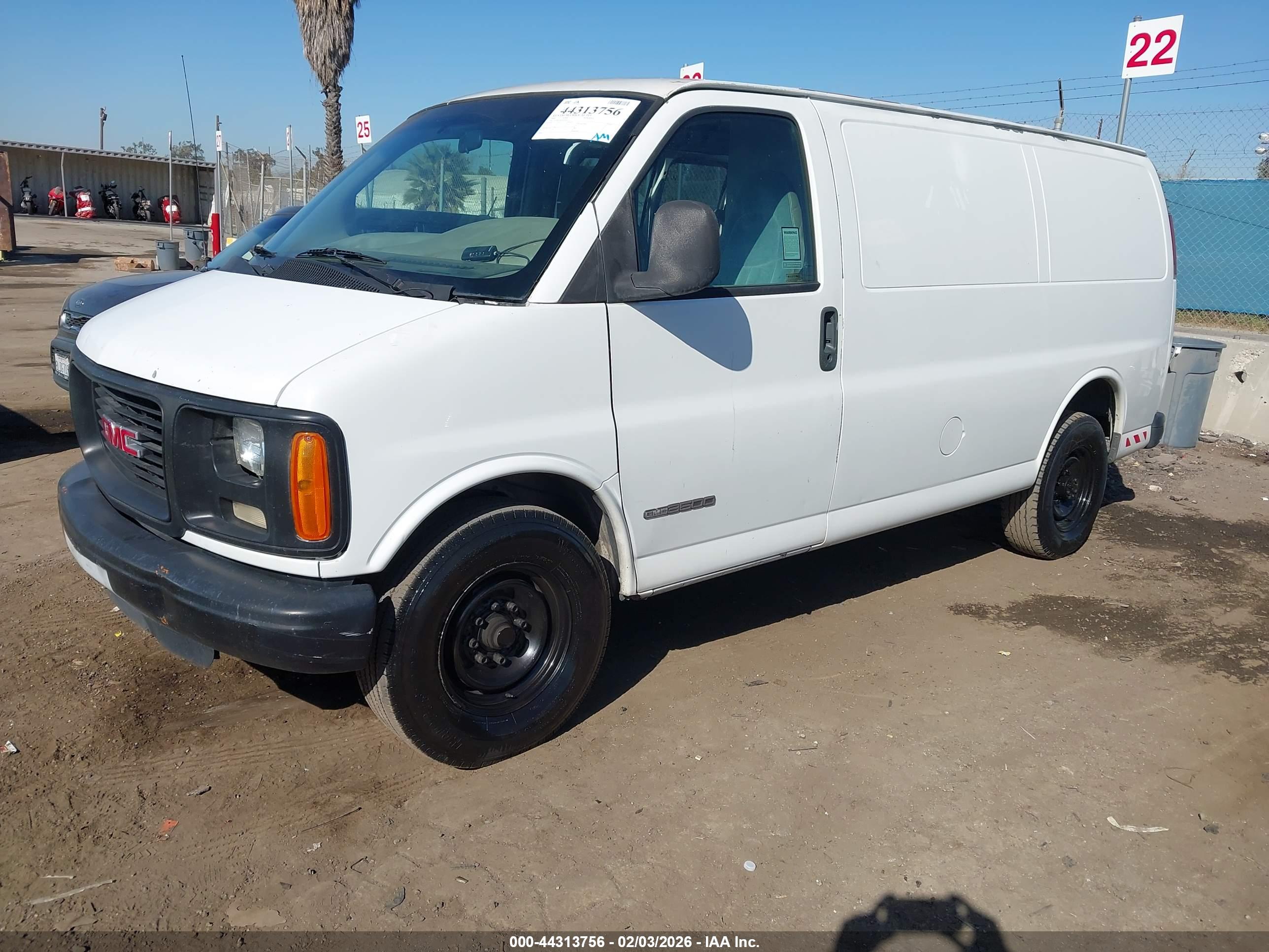 GMC SAVANA image 2