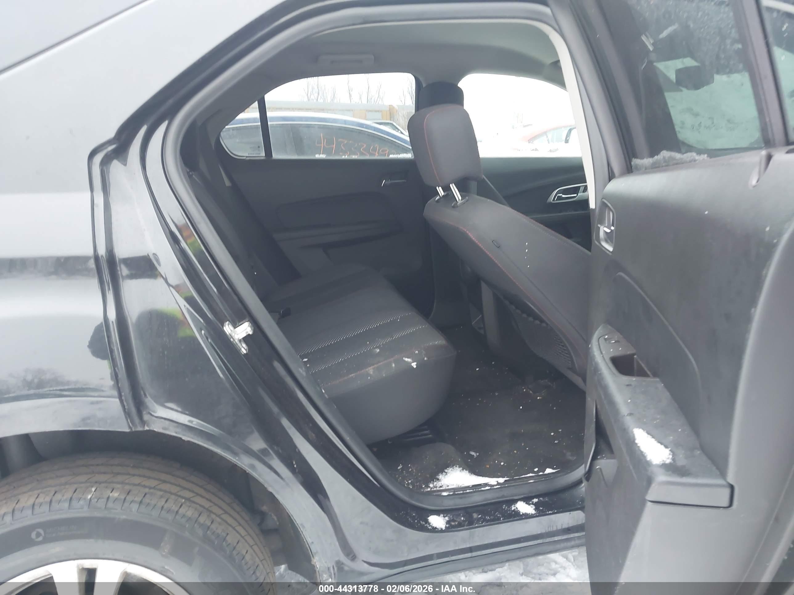 CHEVROLET EQUINOX image 8