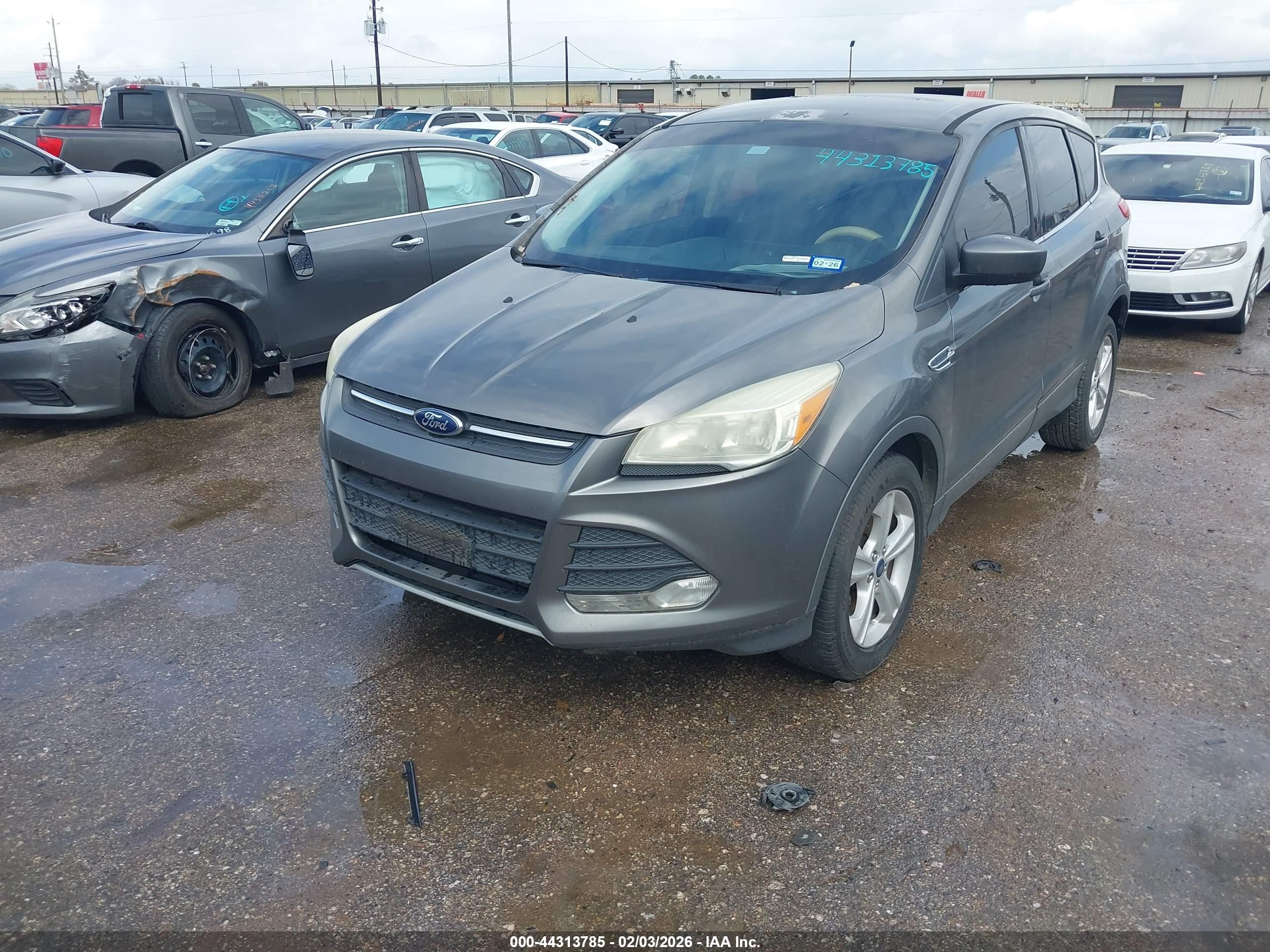 FORD ESCAPE image 2