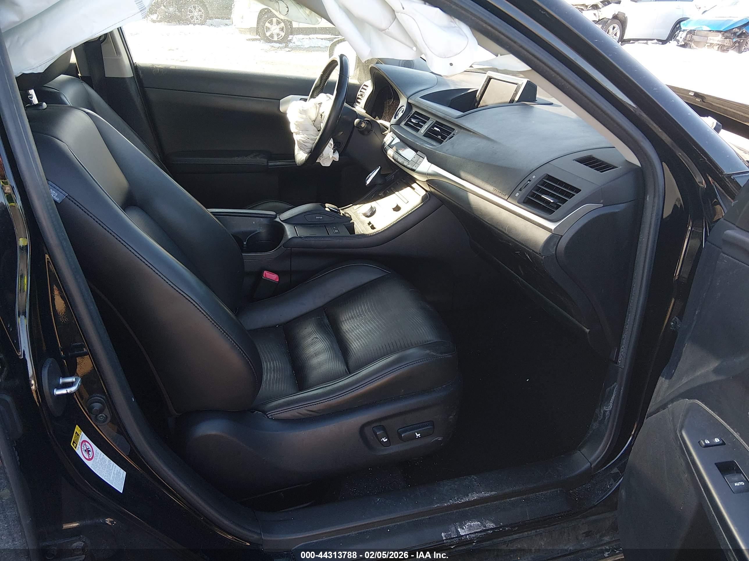 LEXUS CT image 5