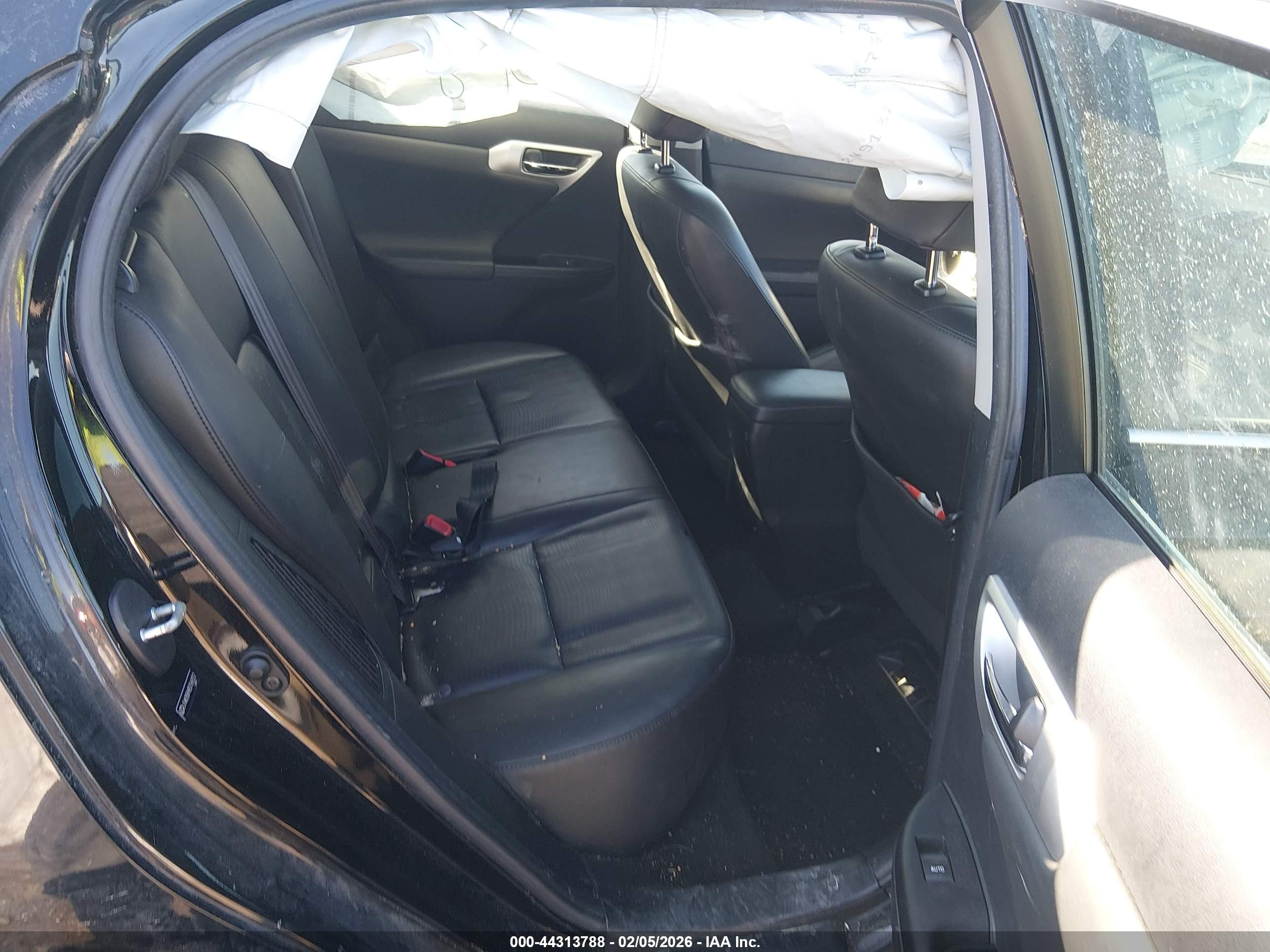 LEXUS CT image 8