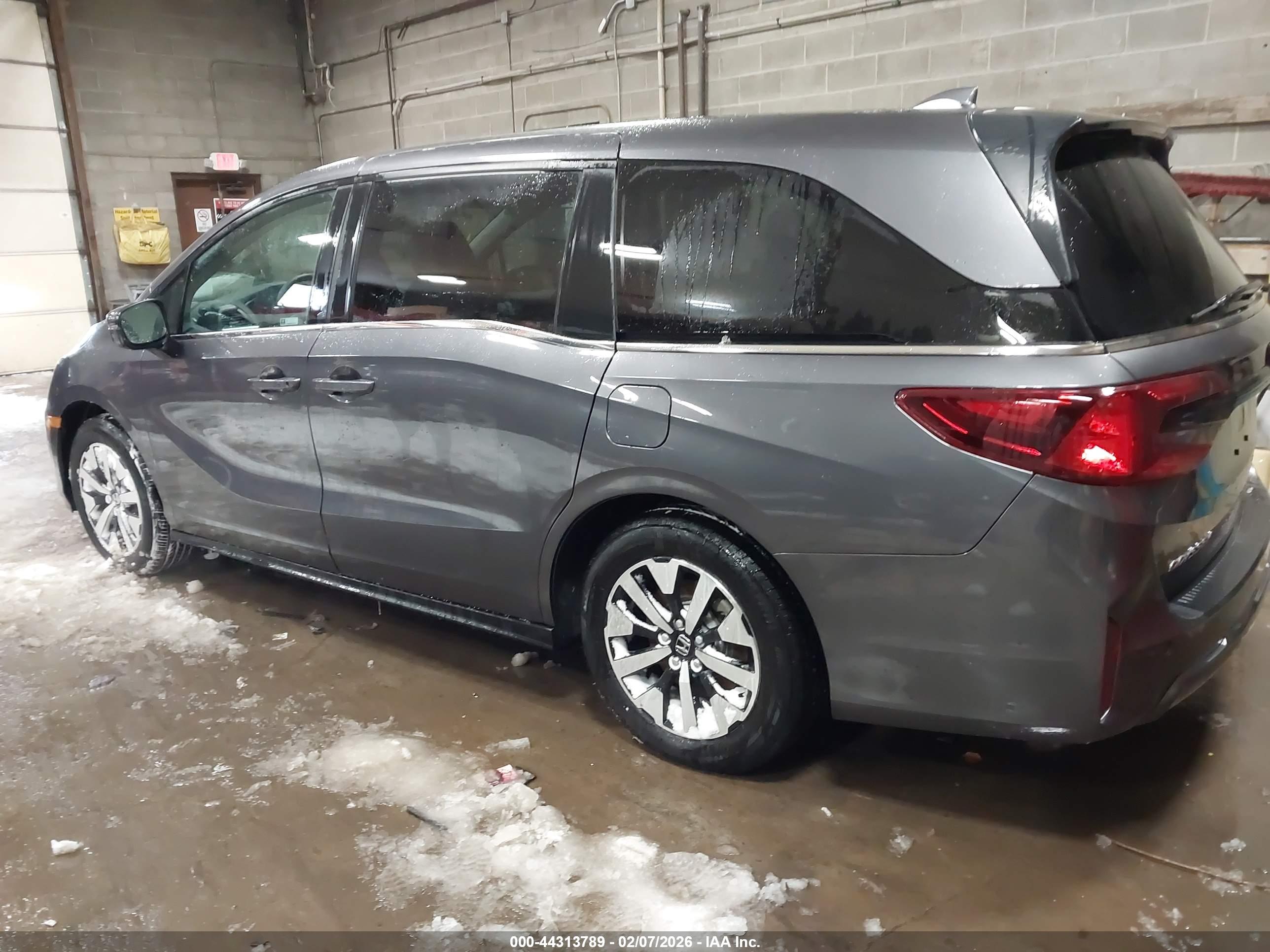 HONDA ODYSSEY image 3